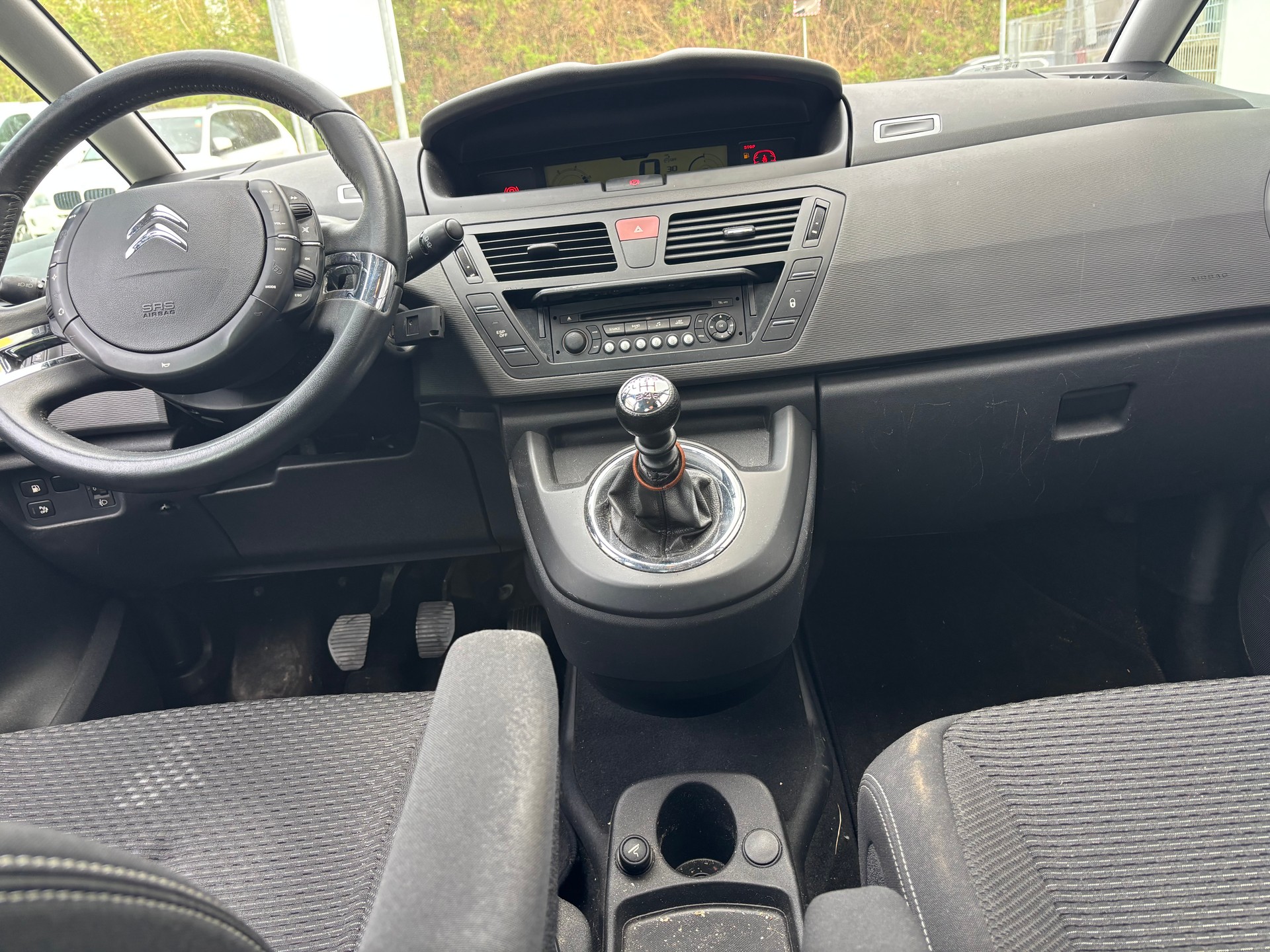 CITROEN Grand C4 Picasso 1.6 HDI 16V Attraction-image-9
