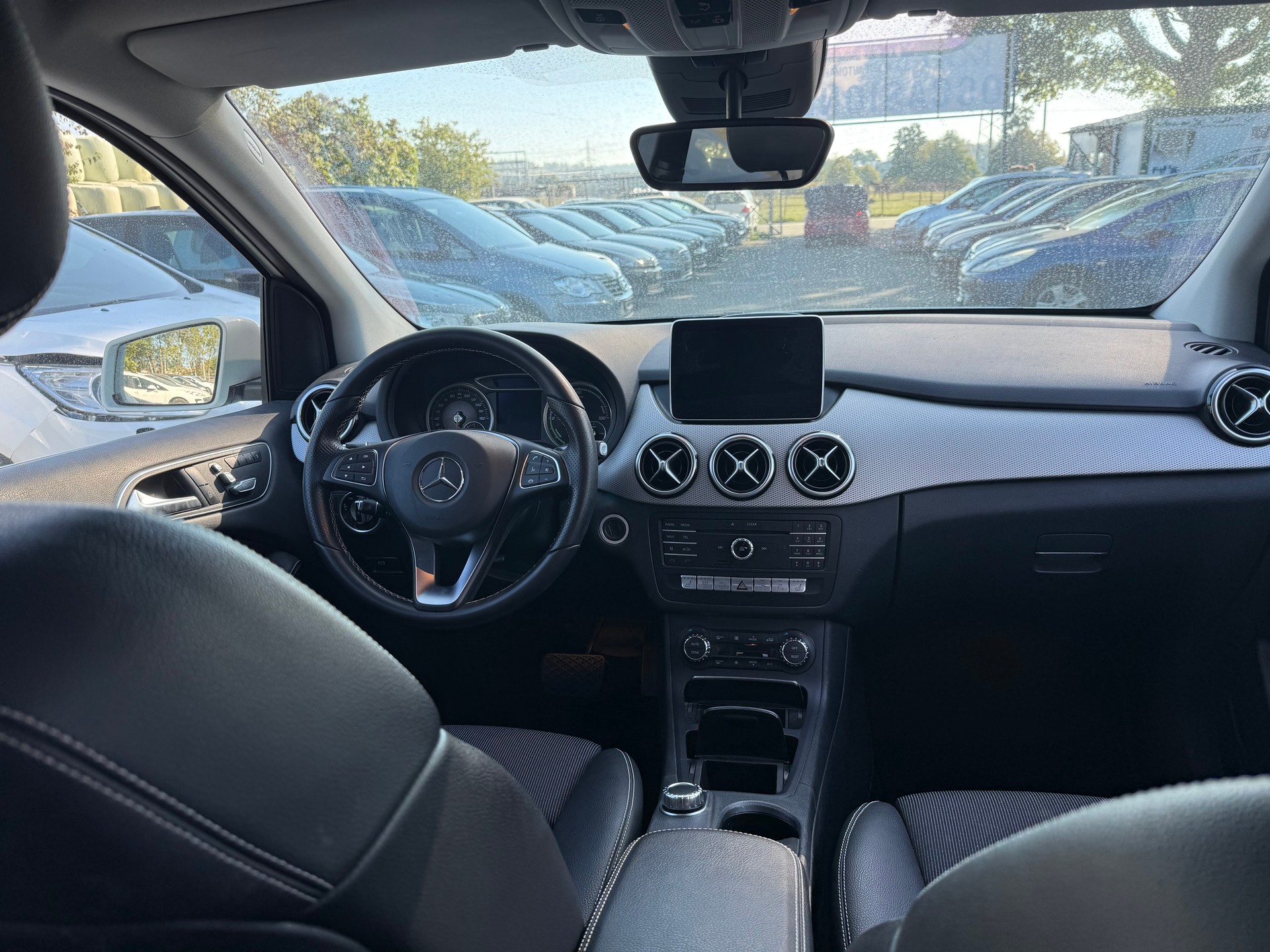 MERCEDES-BENZ B Electric Drive-image-10
