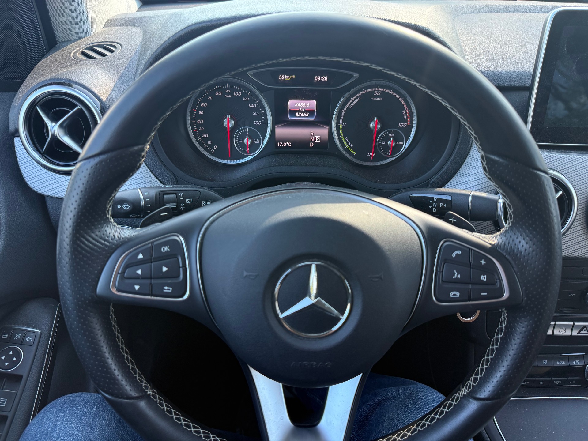 MERCEDES-BENZ B Electric Drive-image-13