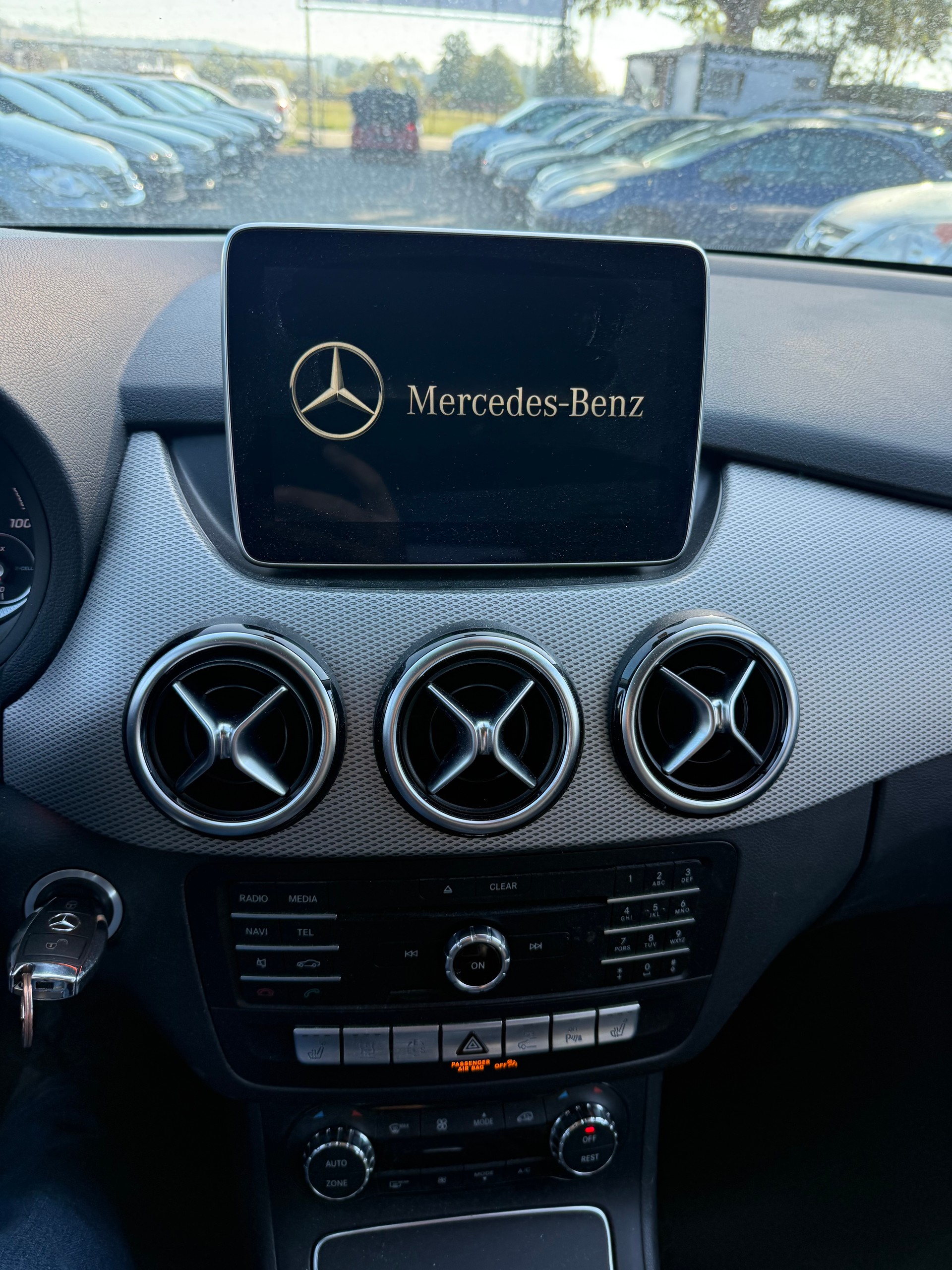 MERCEDES-BENZ B Electric Drive-image-14