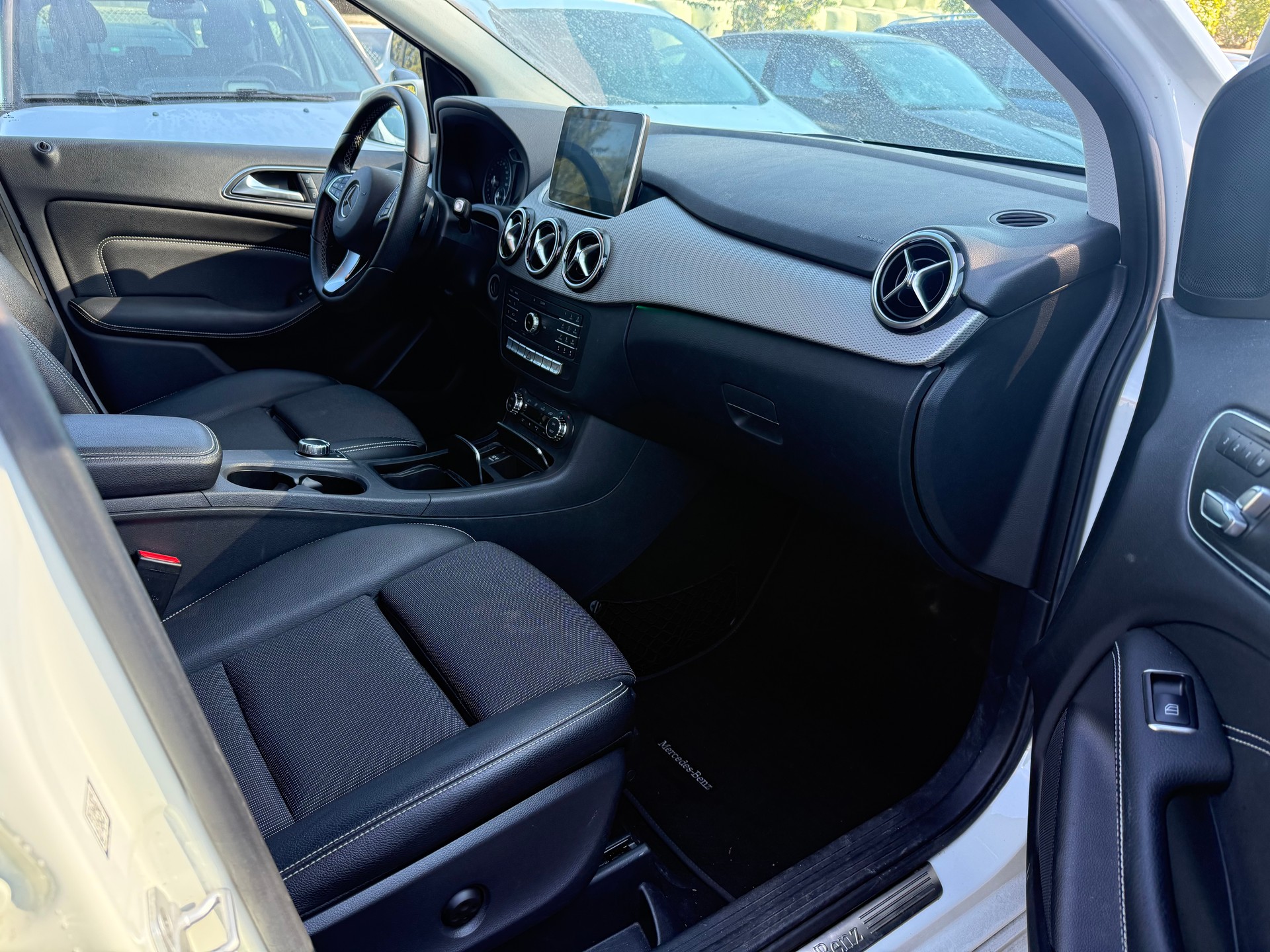 MERCEDES-BENZ B Electric Drive-image-8