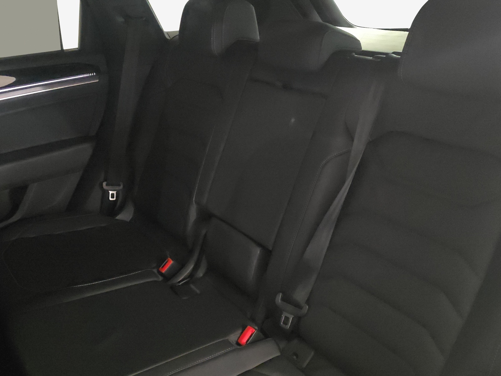 VW Touareg 3.0 TDI R-Line Tiptronic-image-11