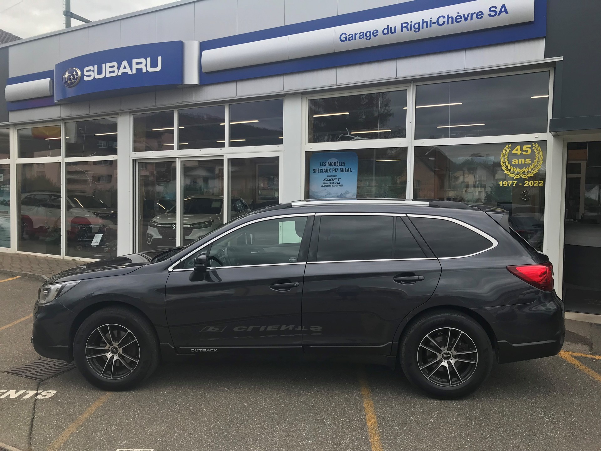 SUBARU Outback 2.5i Swiss AWD Lineartronic-image-0