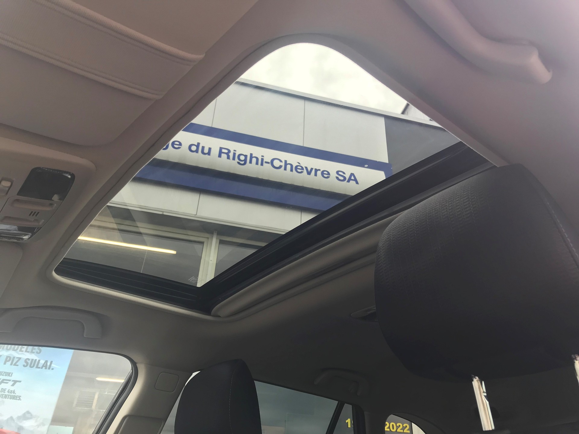 SUBARU Outback 2.5i Swiss AWD Lineartronic-image-9