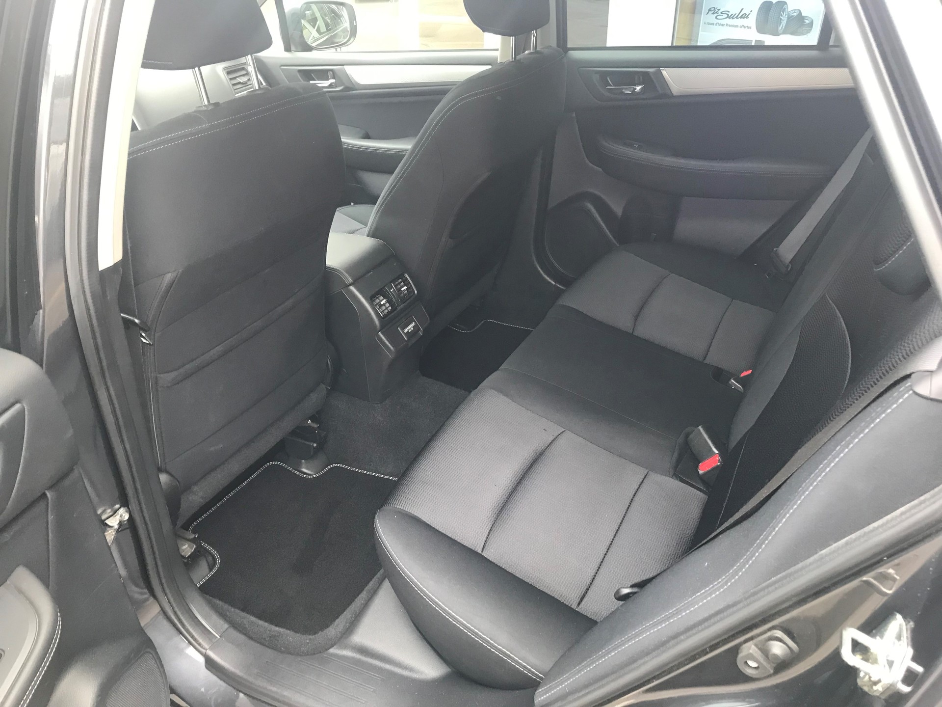 SUBARU Outback 2.5i Swiss AWD Lineartronic-image-5