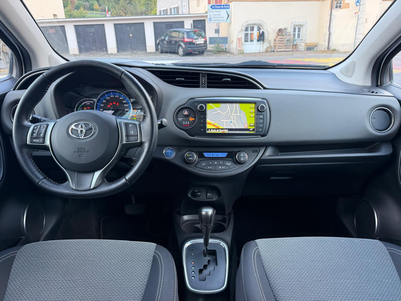 TOYOTA Yaris 1.5 VVT-i Hybrid Luna e-CVT-image-4