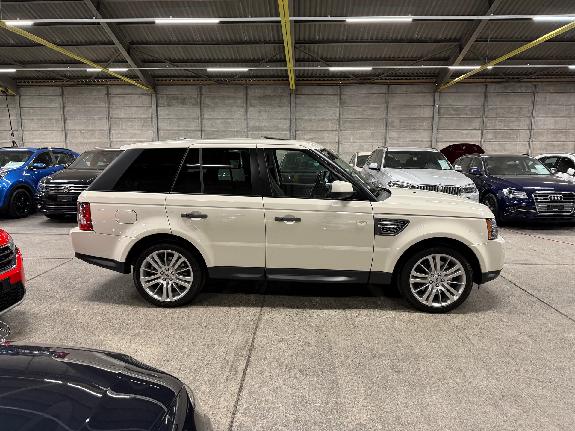 LAND ROVER Range Rover Sport 3.6 TDV8 Autobiography Automatic-image-3