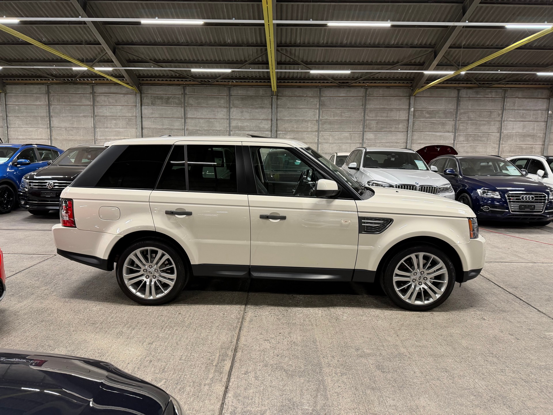 LAND ROVER Range Rover Sport 3.6 TDV8 Autobiography Automatic-image-2