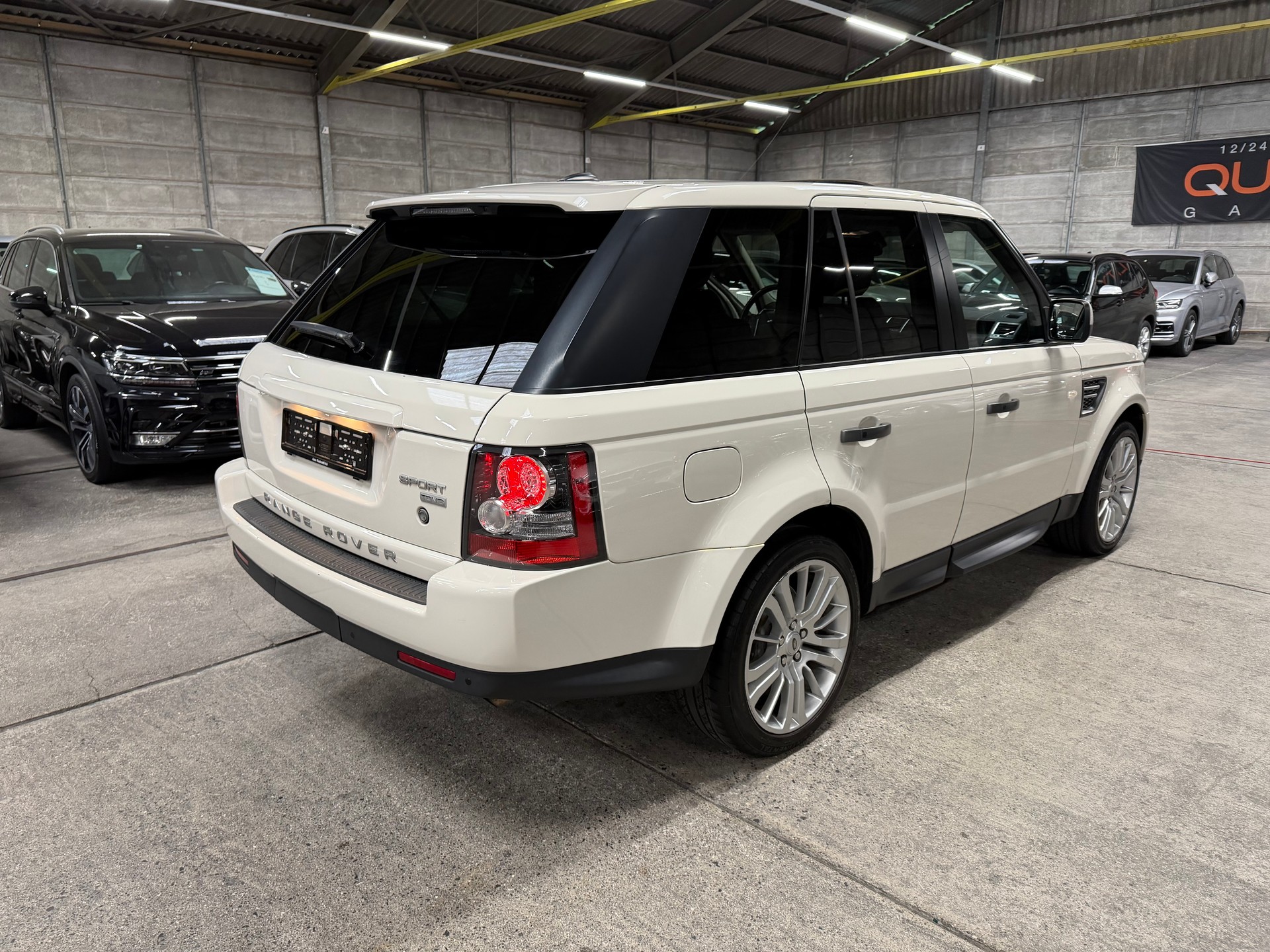 LAND ROVER Range Rover Sport 3.6 TDV8 Autobiography Automatic-image-4