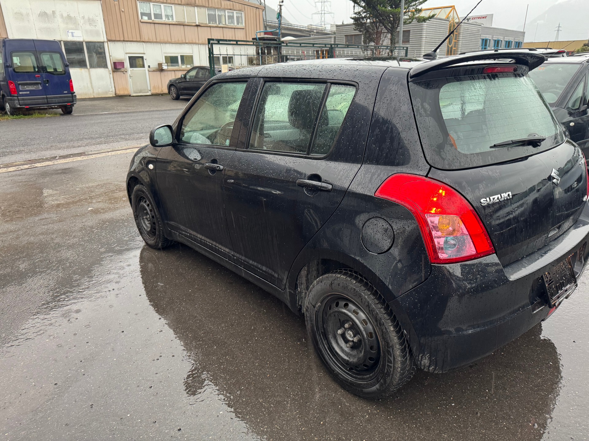 SUZUKI Swift 1.3i 16V GL Top 4x4-image-4