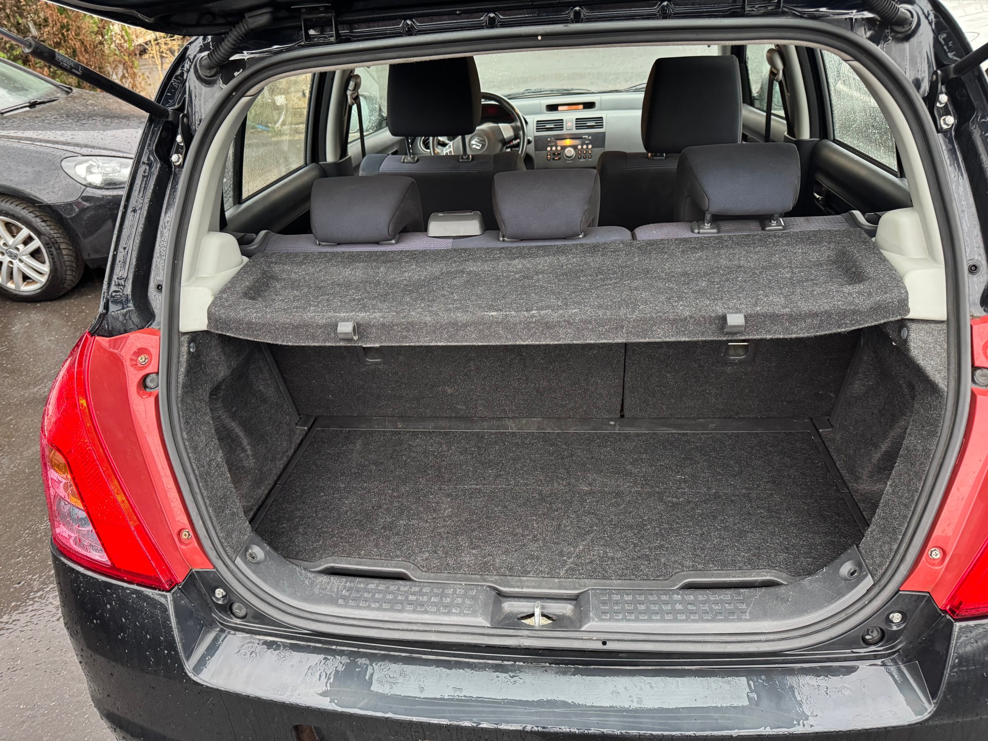 SUZUKI Swift 1.3i 16V GL Top 4x4-image-9