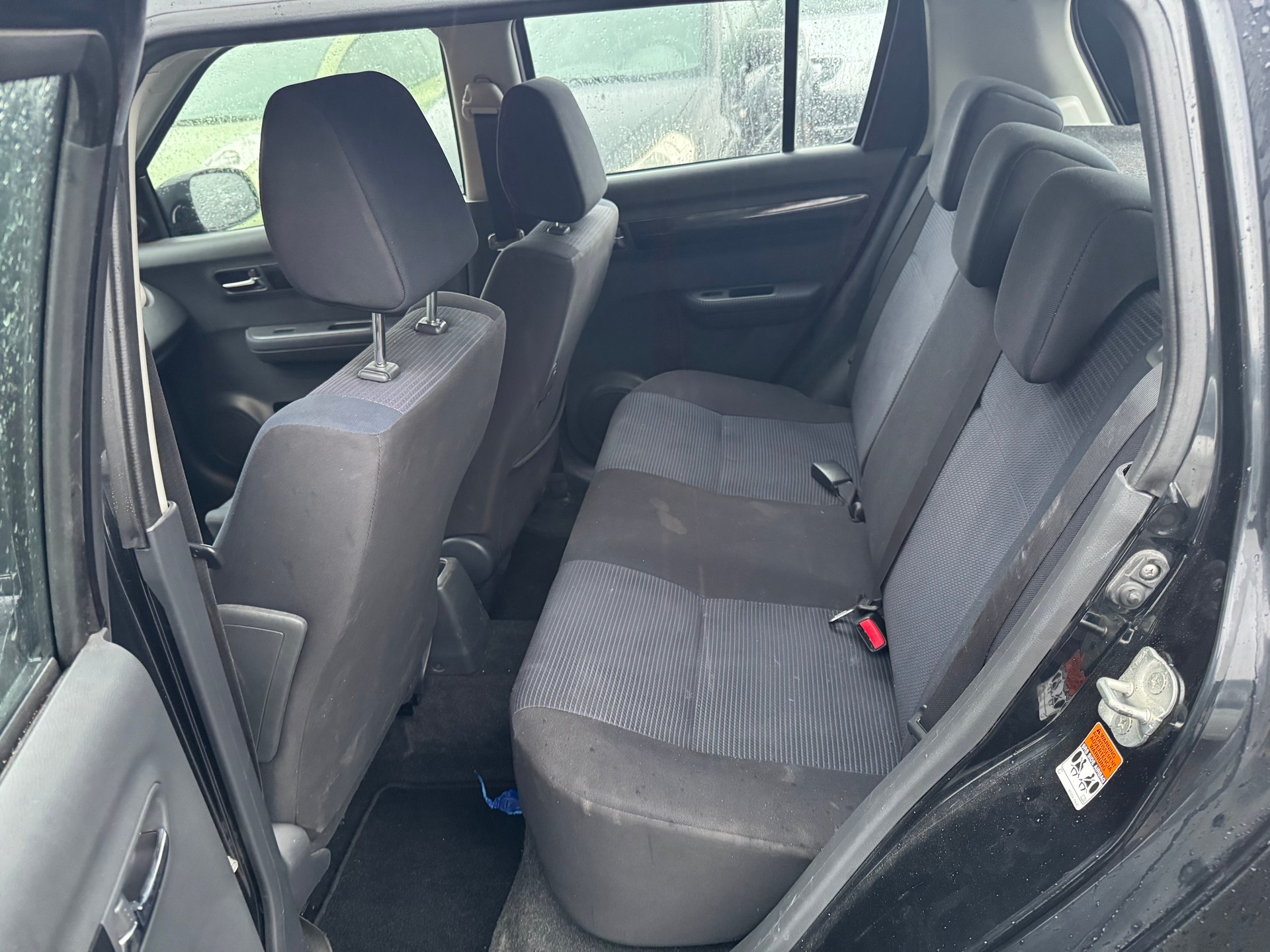 SUZUKI Swift 1.3i 16V GL Top 4x4-image-8