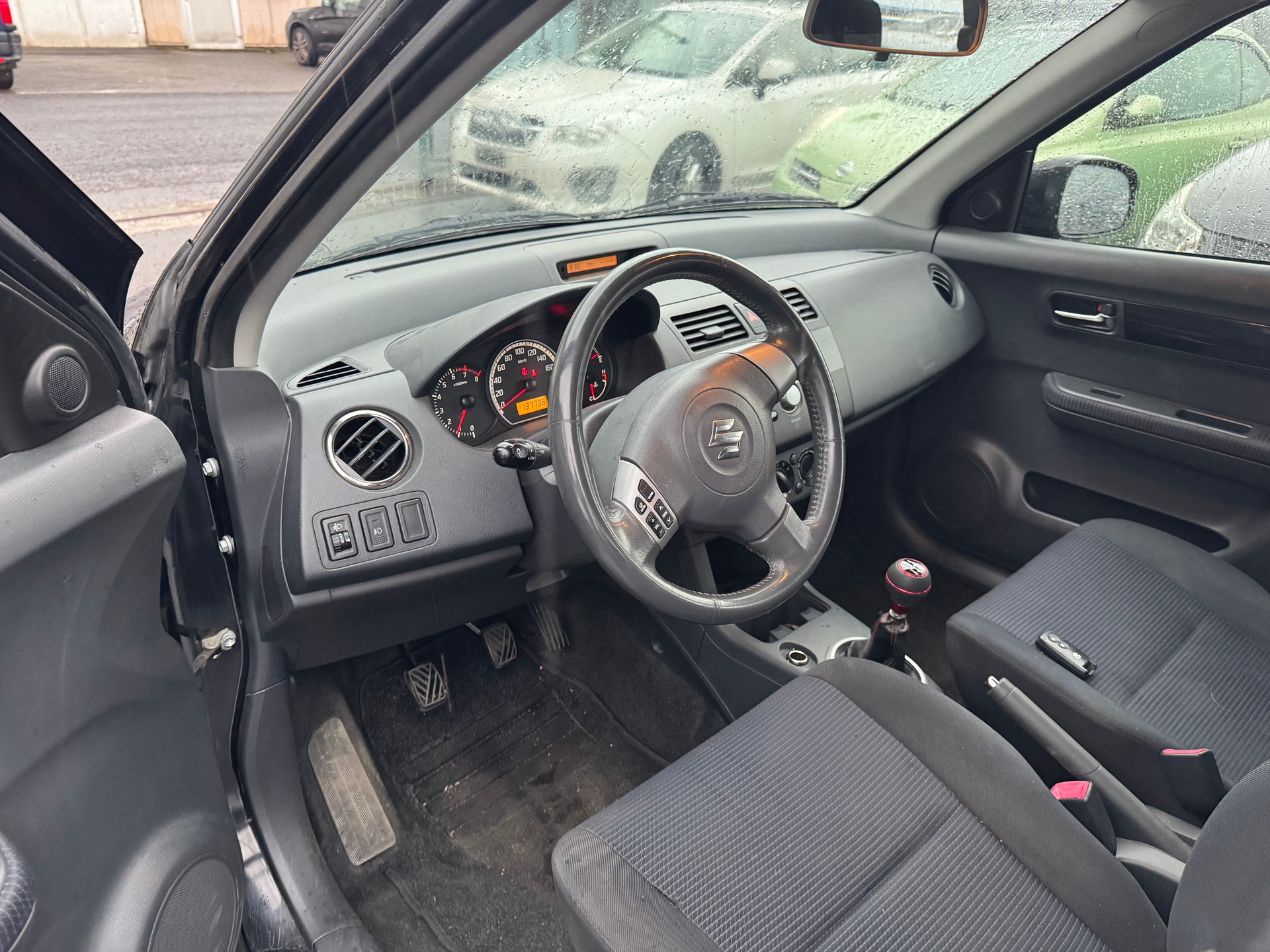 SUZUKI Swift 1.3i 16V GL Top 4x4-image-5