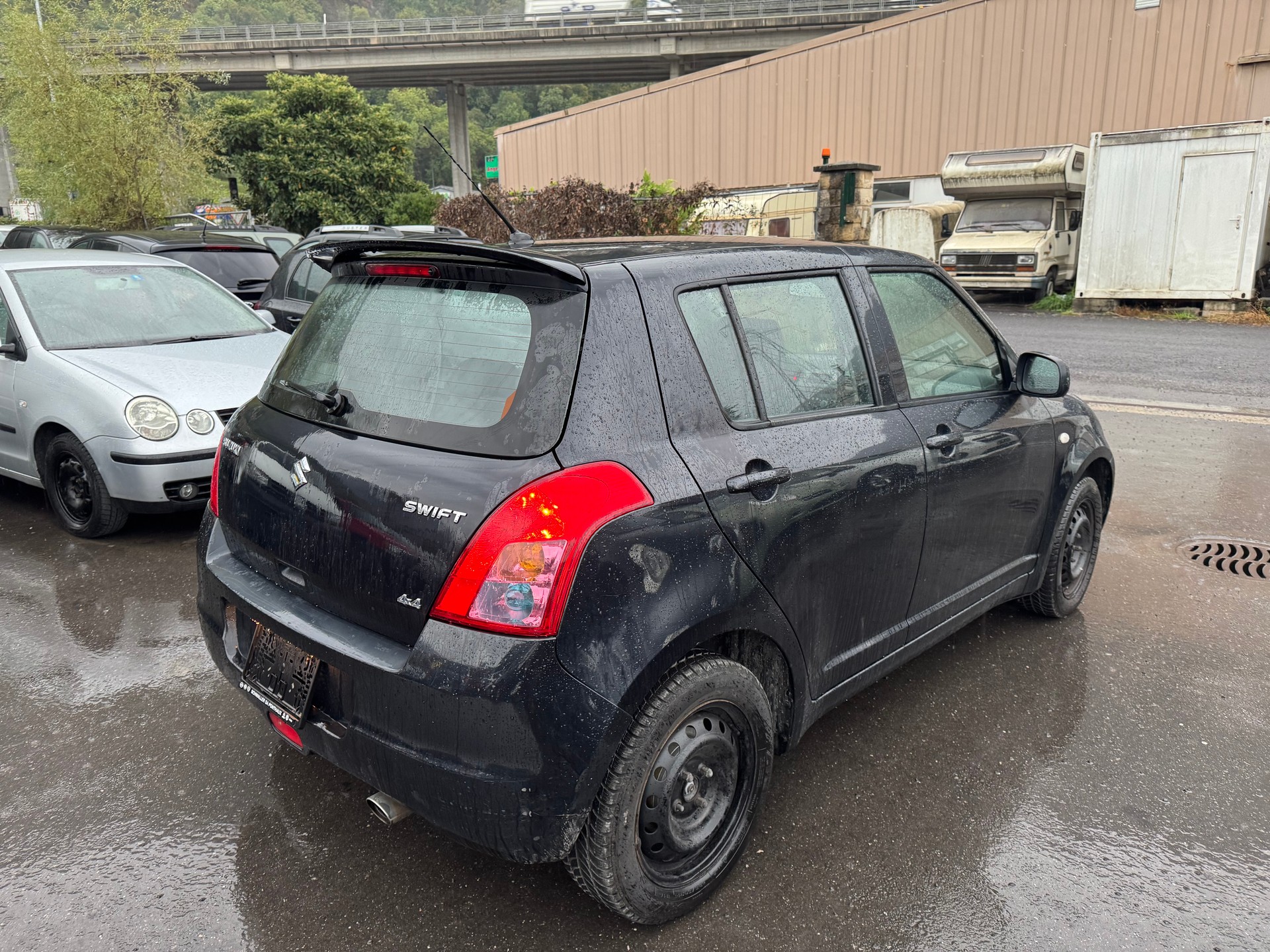 SUZUKI Swift 1.3i 16V GL Top 4x4-image-3