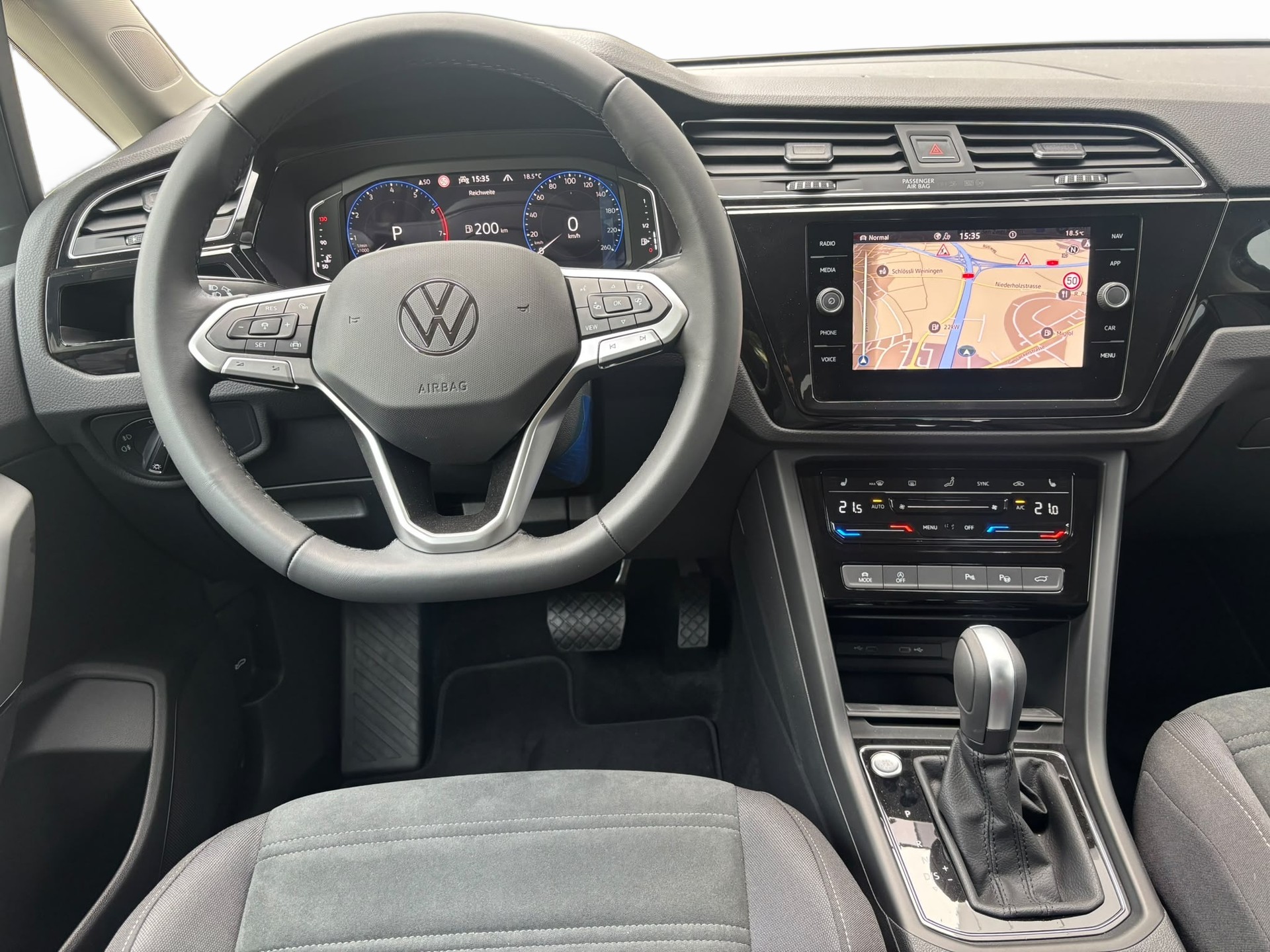VW Touran 1.5TSI 150PS Highline United DSG-image-5