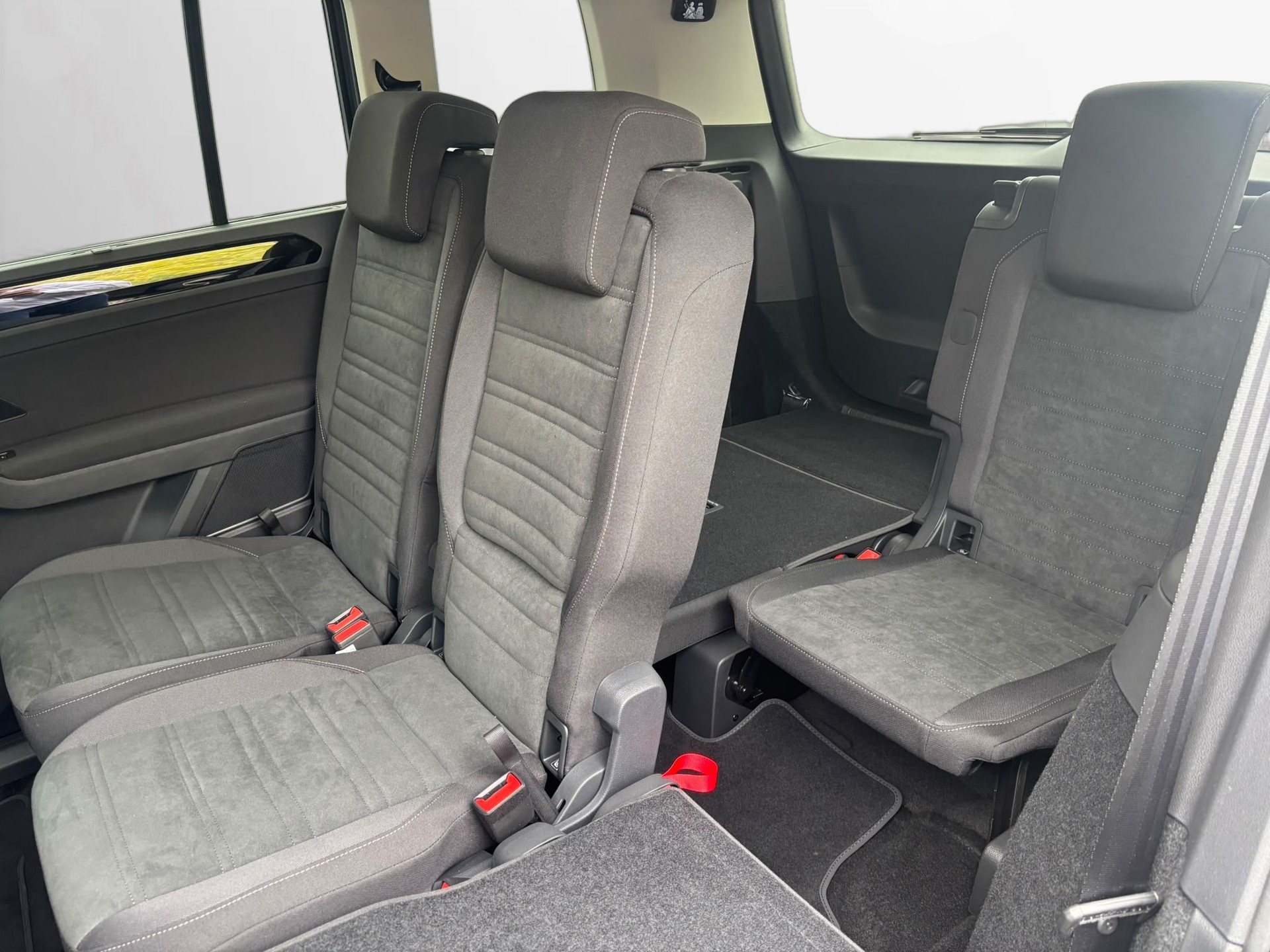VW Touran 1.5TSI 150PS Highline United DSG-image-6
