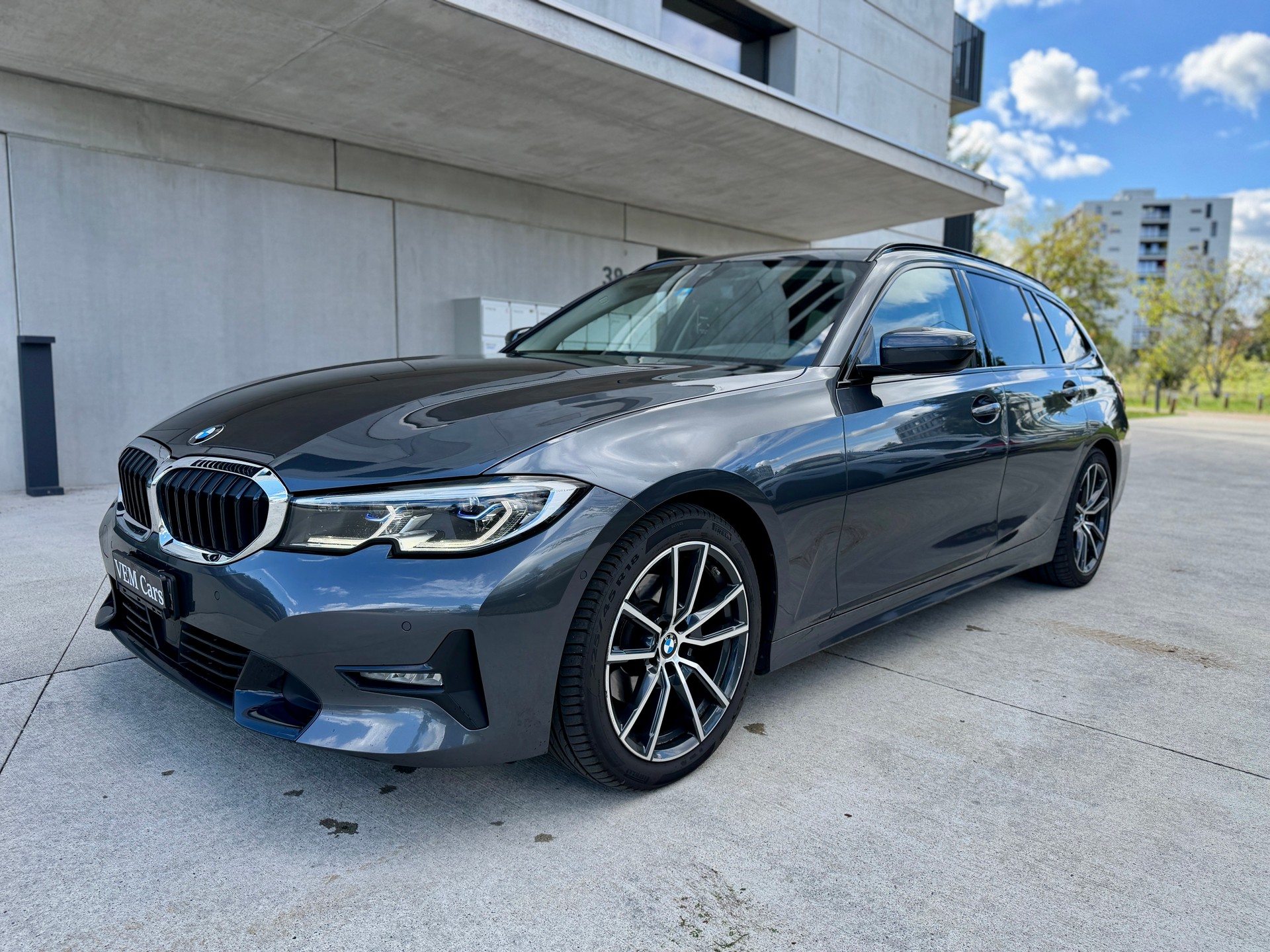 BMW 320d 48V Touring Steptronic-image-1