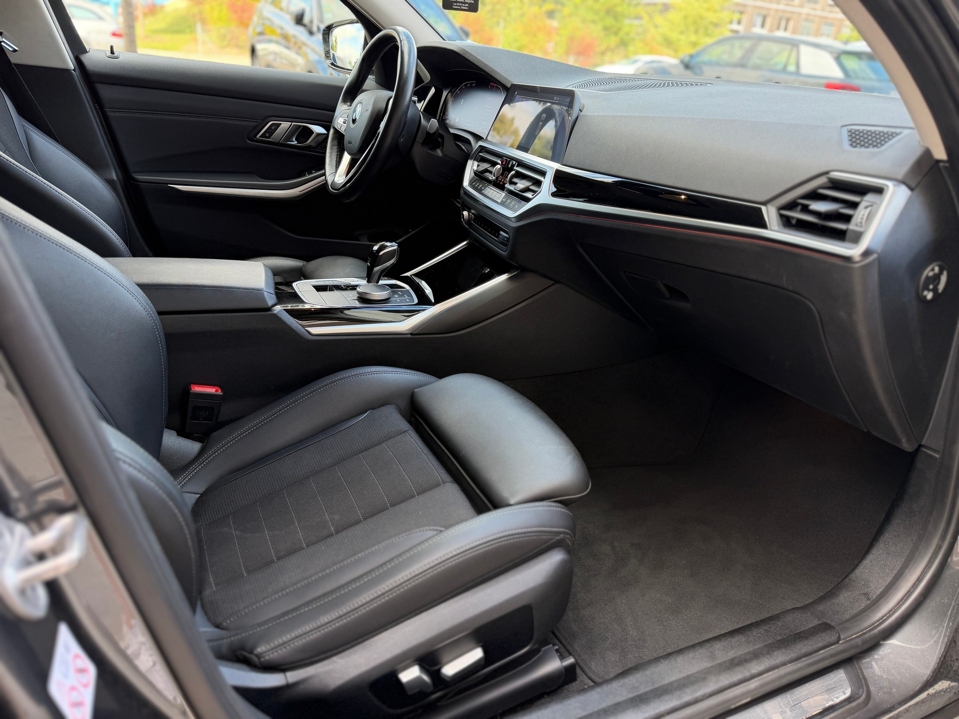 BMW 320d 48V Touring Steptronic-image-9