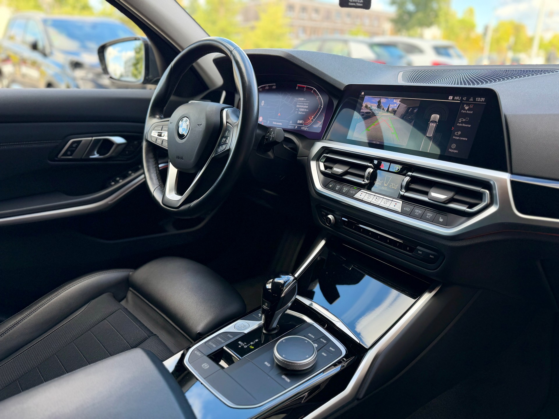BMW 320d 48V Touring Steptronic-image-11