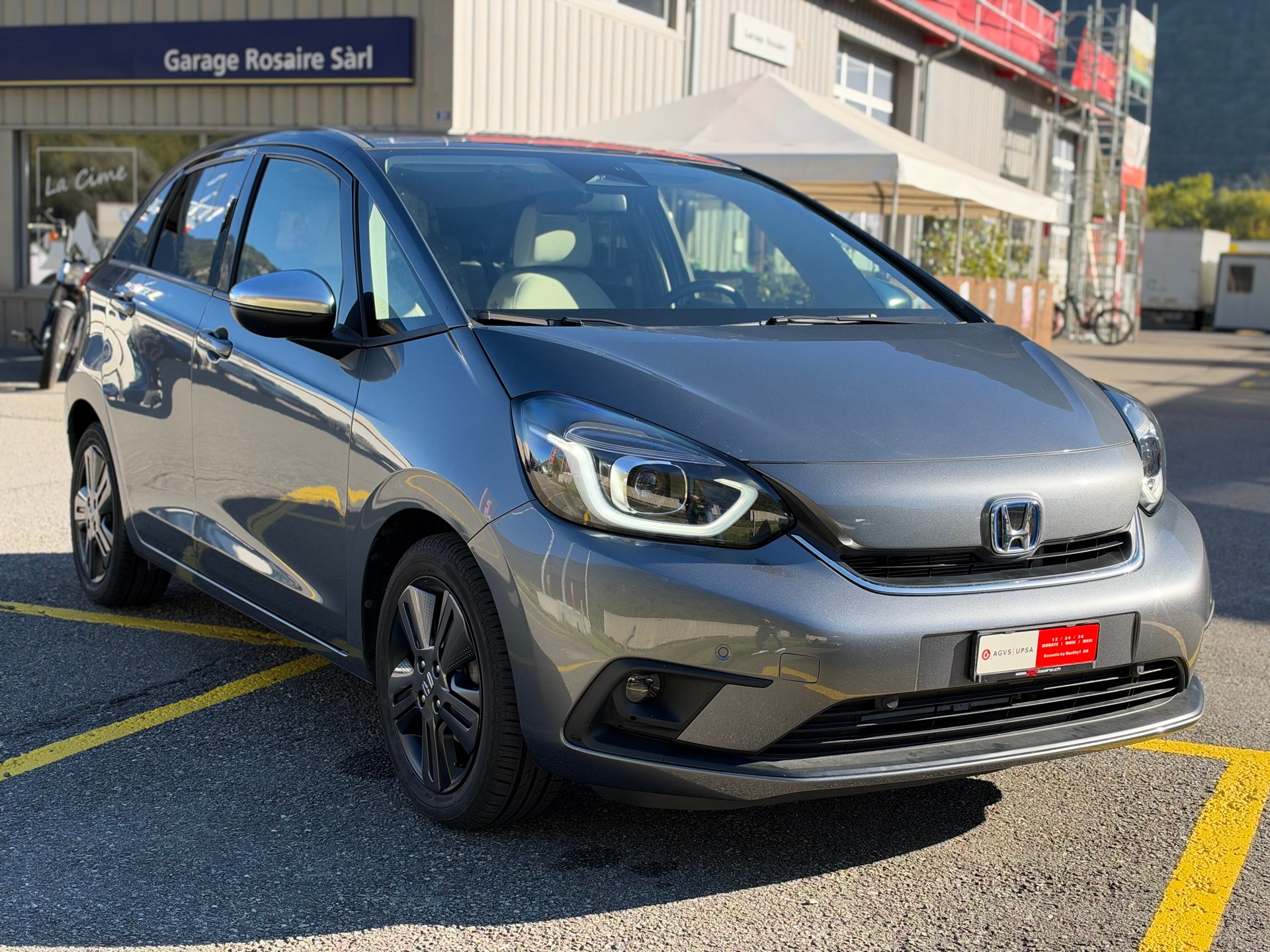 HONDA Jazz 1.5i-MMD Executive E-CVT-image-3