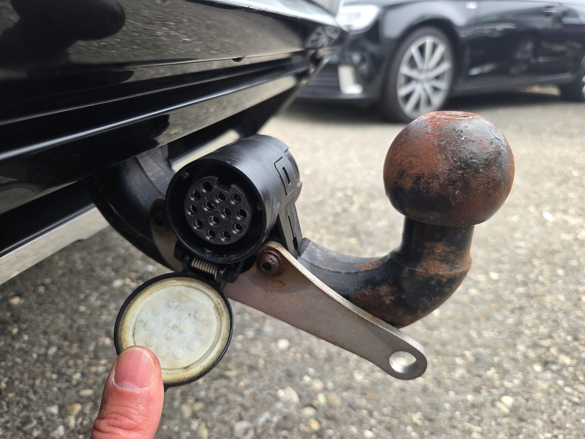 VW Touareg 3.0 TDI BMT R-Line Peak Tiptronic-image-19