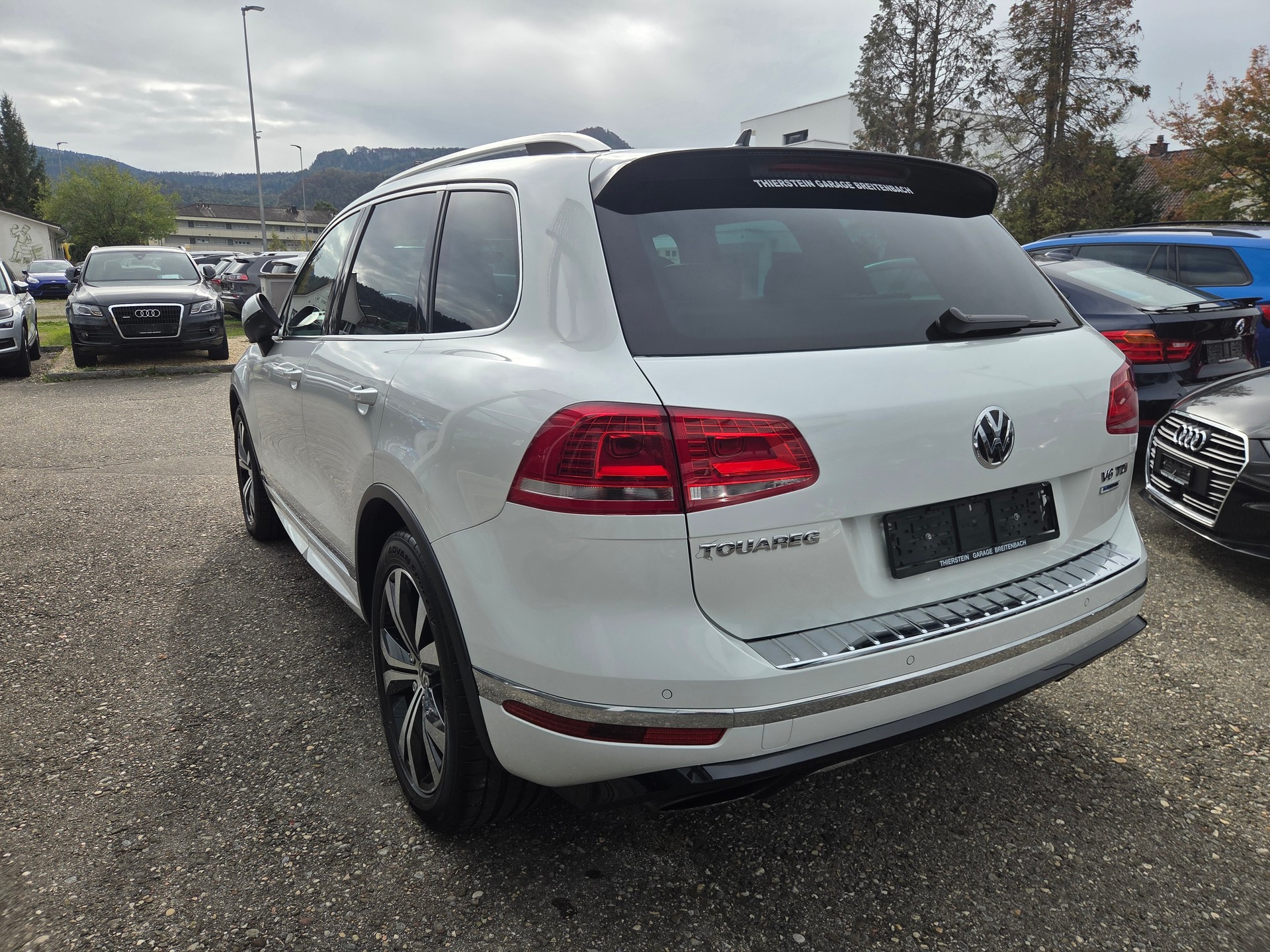 VW Touareg 3.0 TDI BMT R-Line Peak Tiptronic-image-6