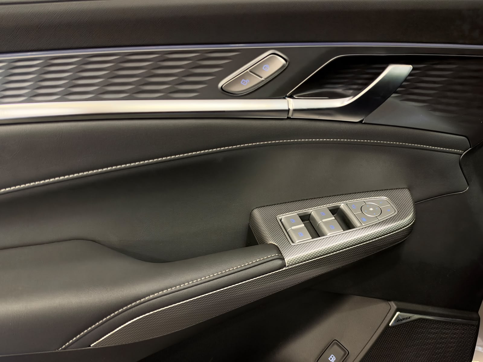 MG S9 1.5 TGDI PHEV Premium / Sterling Silver-image-8