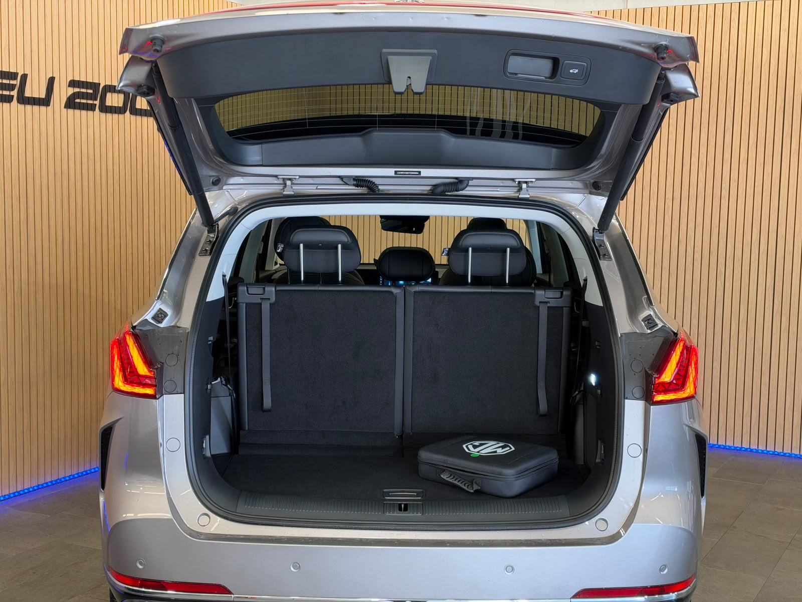 MG S9 1.5 TGDI PHEV Premium / Sterling Silver-image-7