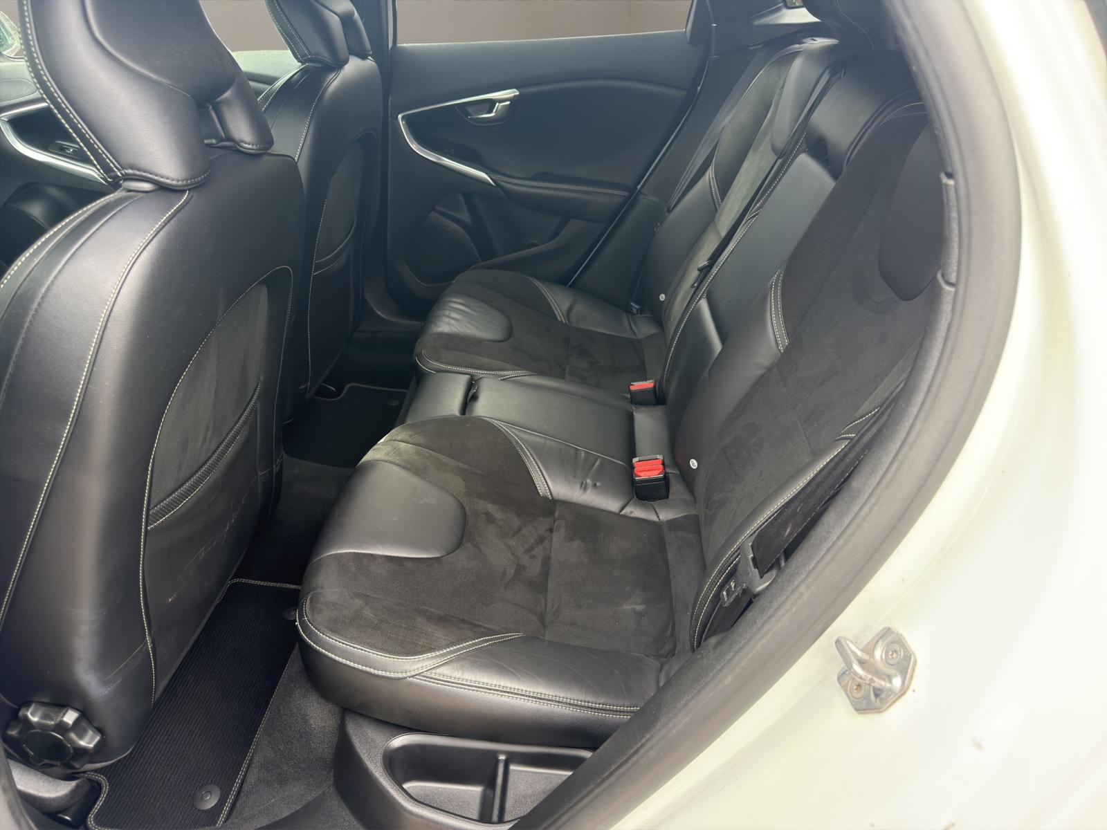 VOLVO V40 T2 Kinetic R-Design-image-10