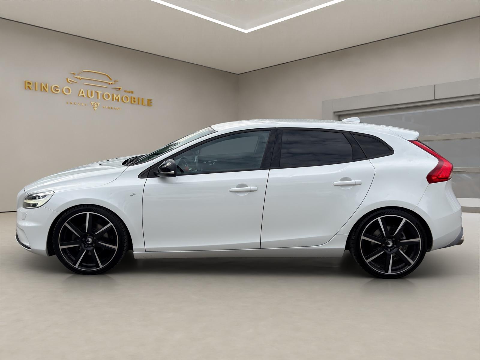 VOLVO V40 T2 Kinetic R-Design-image-2