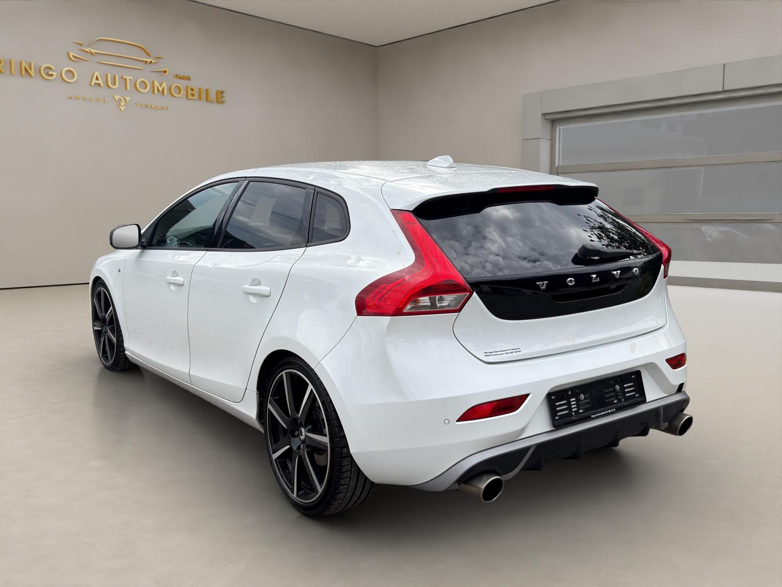 VOLVO V40 T2 Kinetic R-Design-image-3