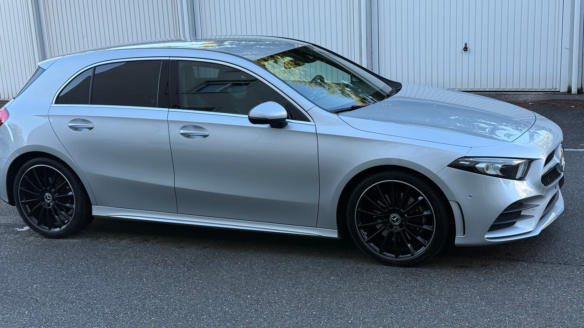 MERCEDES-BENZ A 220 AMG Line 7G-DCT-image-6