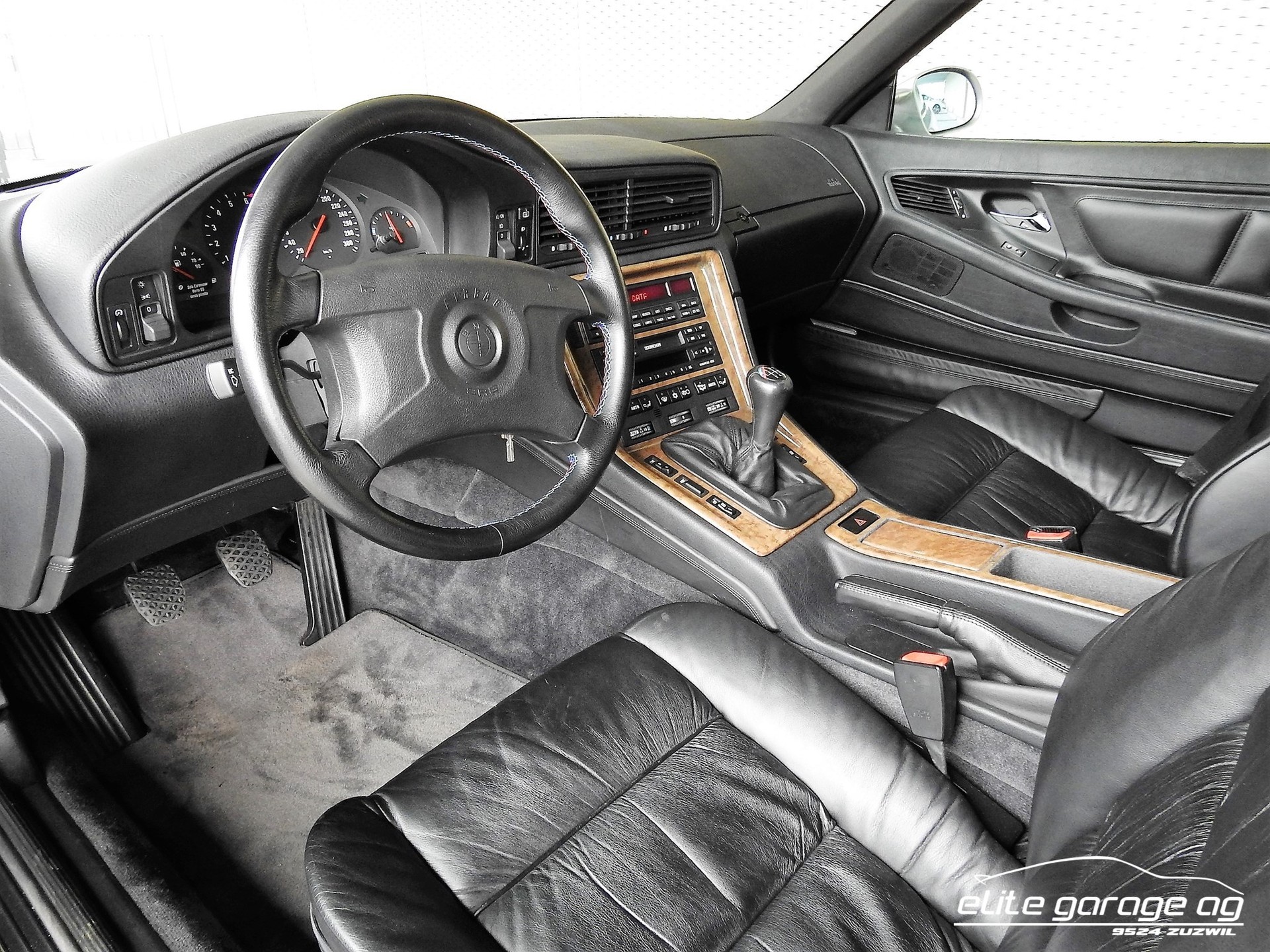 BMW 850CSi-image-7