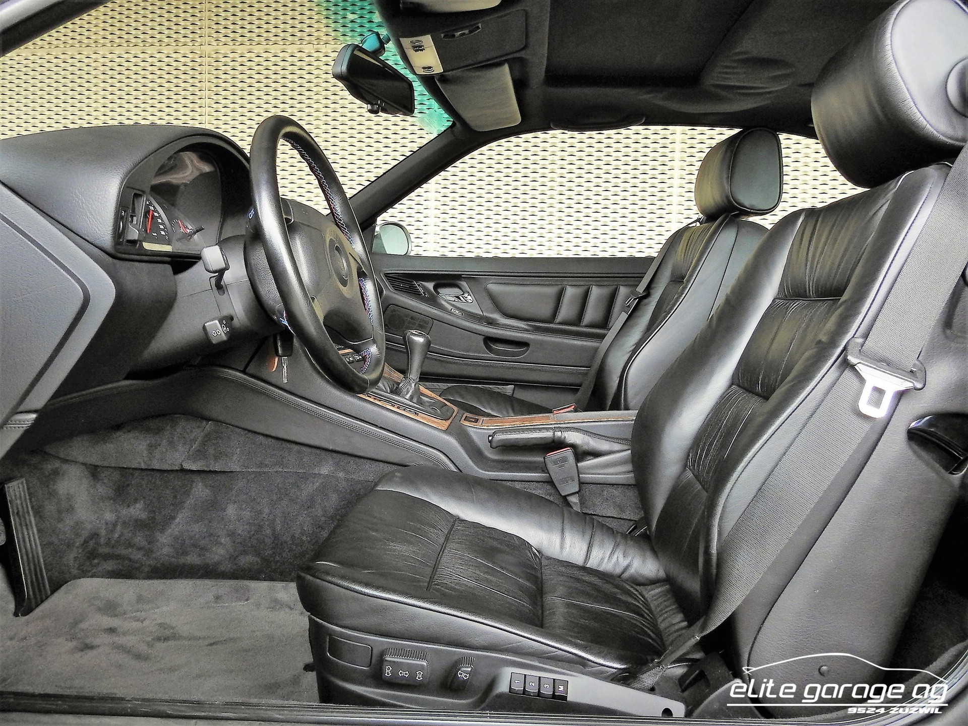 BMW 850CSi-image-8