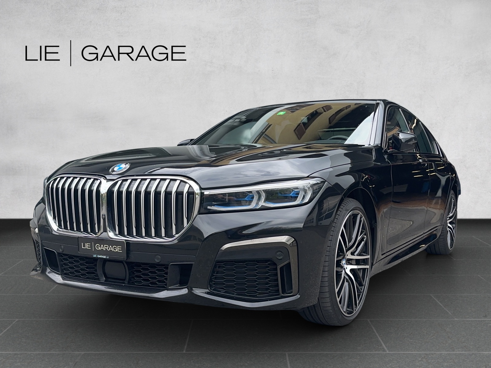 BMW 750i xDrive Steptronic-image-0