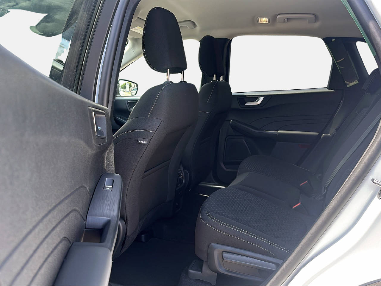 FORD Kuga 2.5 Plug-in Hybrid Titanium-image-11