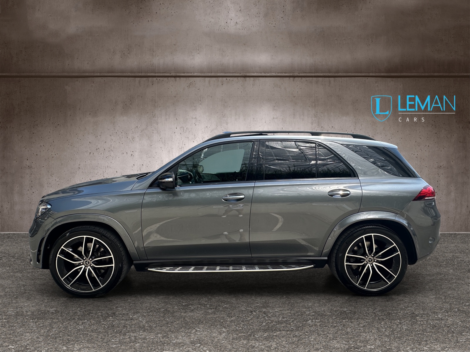 MERCEDES-BENZ GLE 300 d 4Matic AMG Line 9G-Tronic-image-8