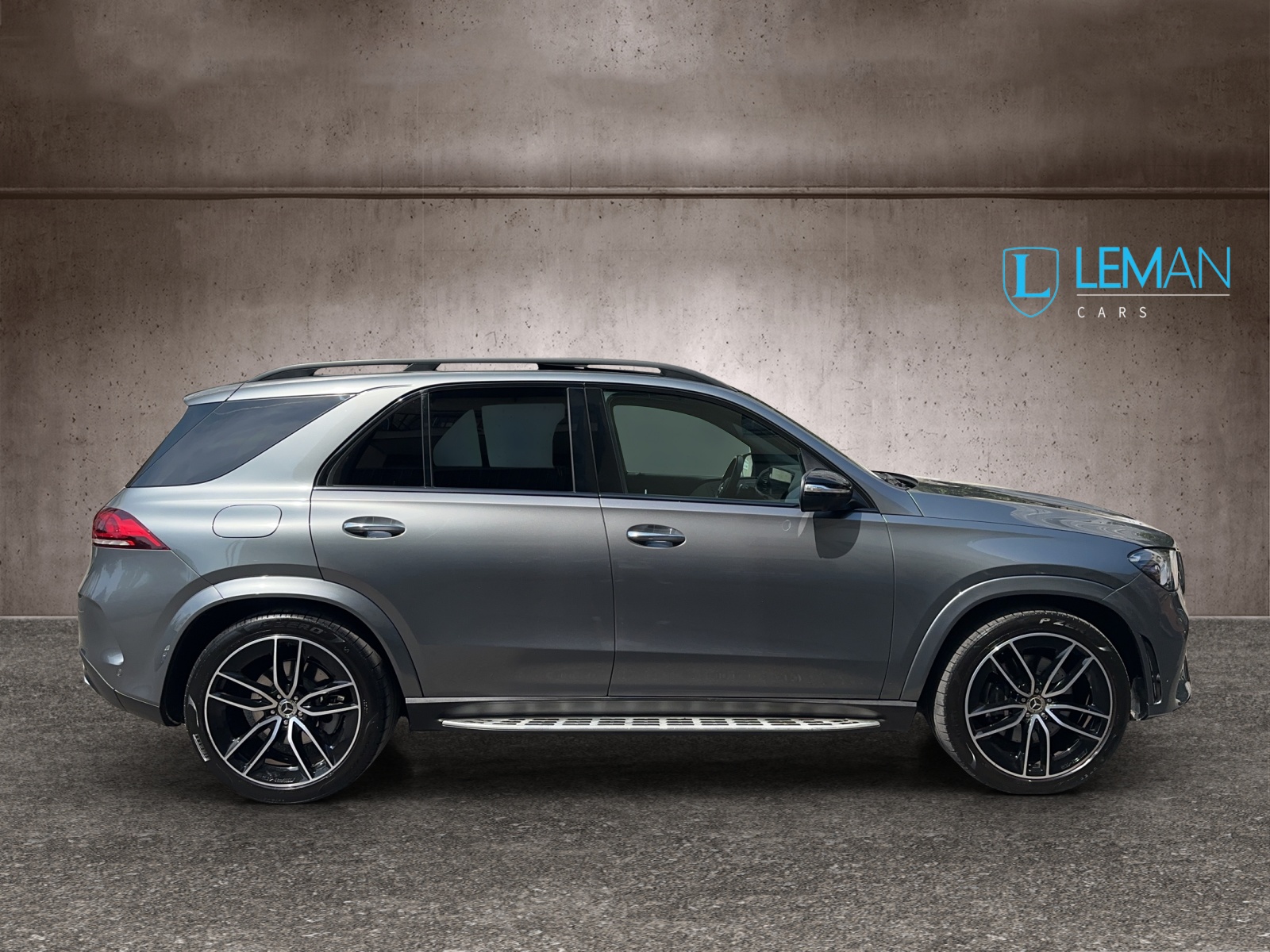 MERCEDES-BENZ GLE 300 d 4Matic AMG Line 9G-Tronic-image-3
