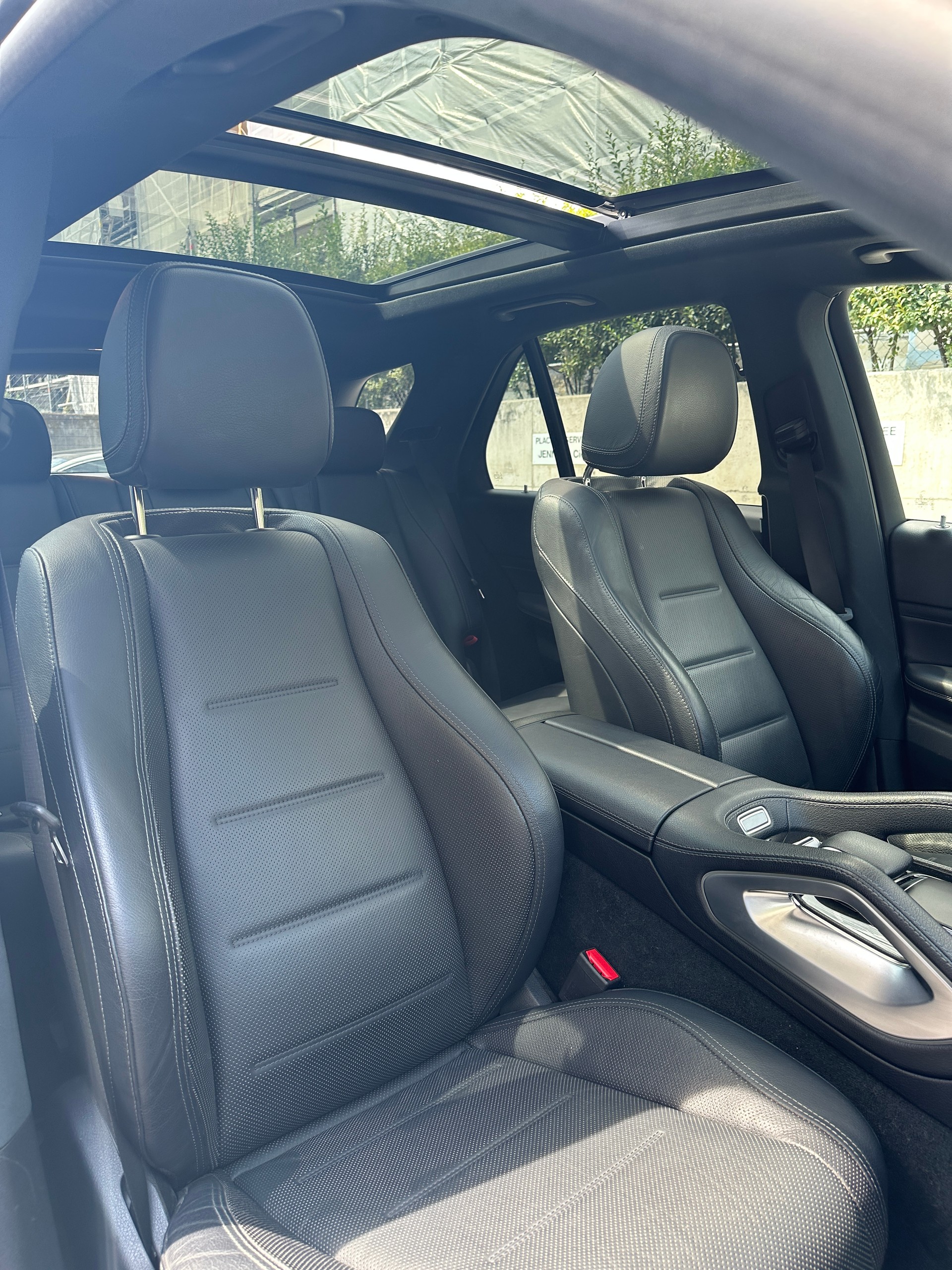 MERCEDES-BENZ GLE 300 d 4Matic AMG Line 9G-Tronic-image-11