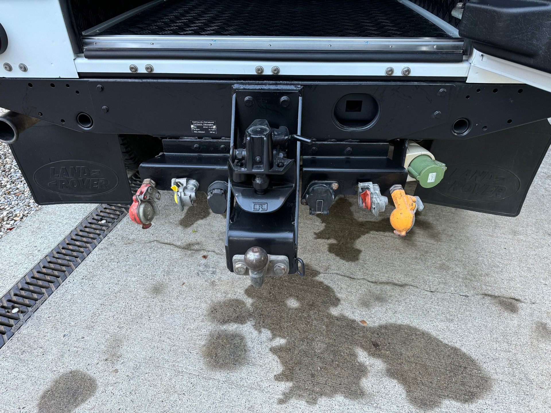 LAND ROVER Defender 110 2.4 Td4 Station Wagon-image-4