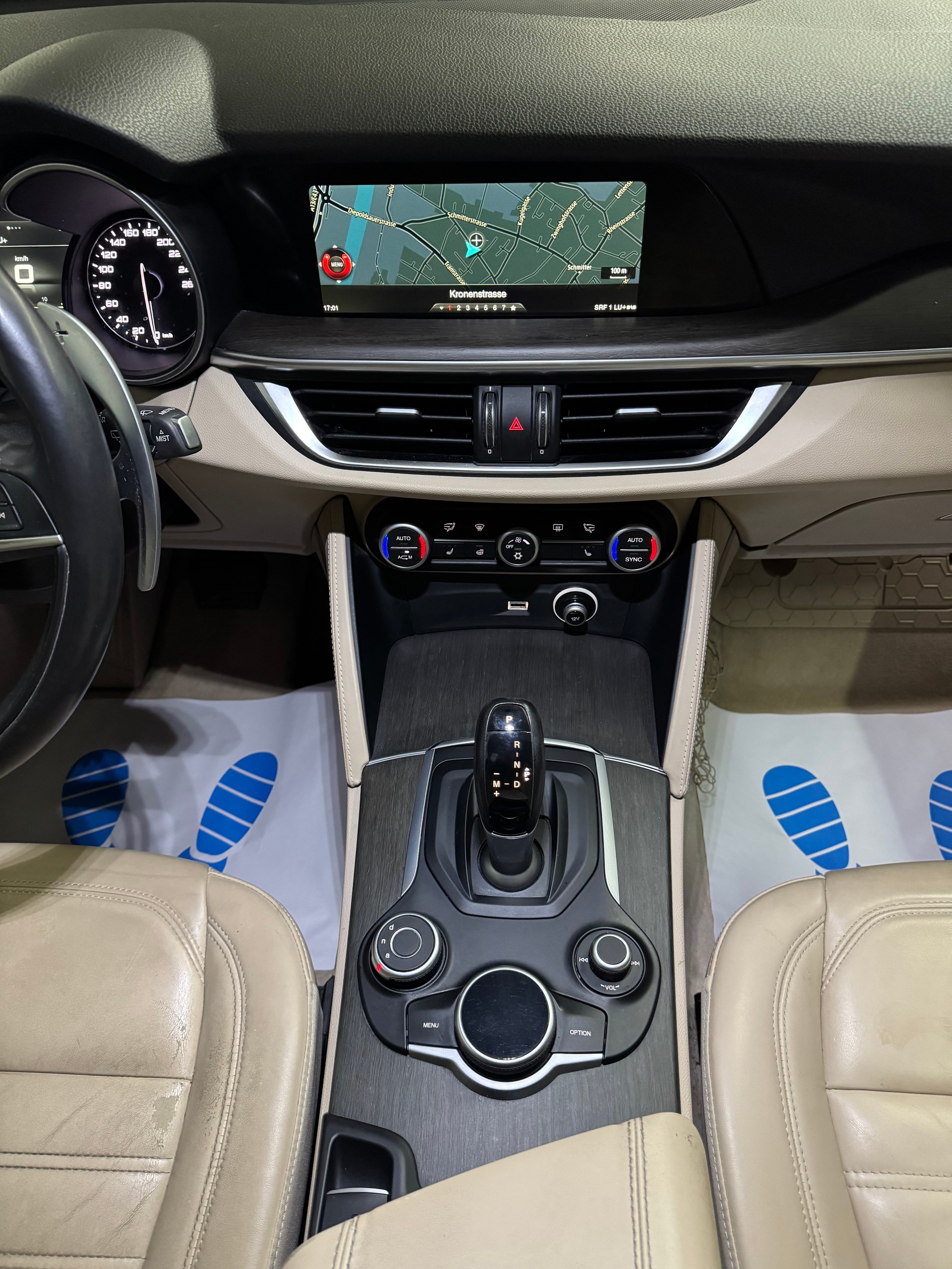 ALFA ROMEO Stelvio 2.0 Executive Q4 Automatic-image-18