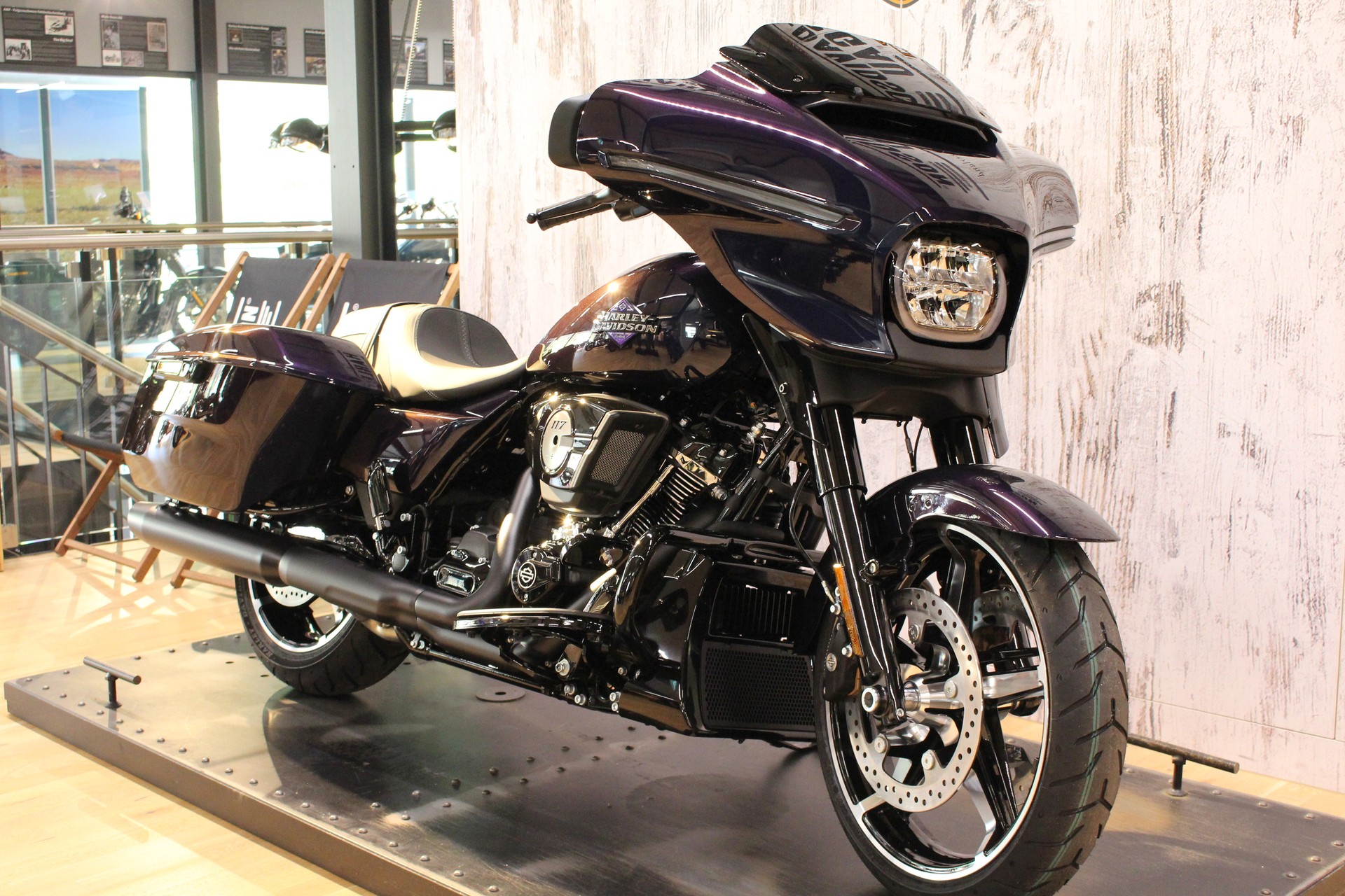 HARLEY-DAVIDSON FLHX Street Glide 117-showroom-element-2