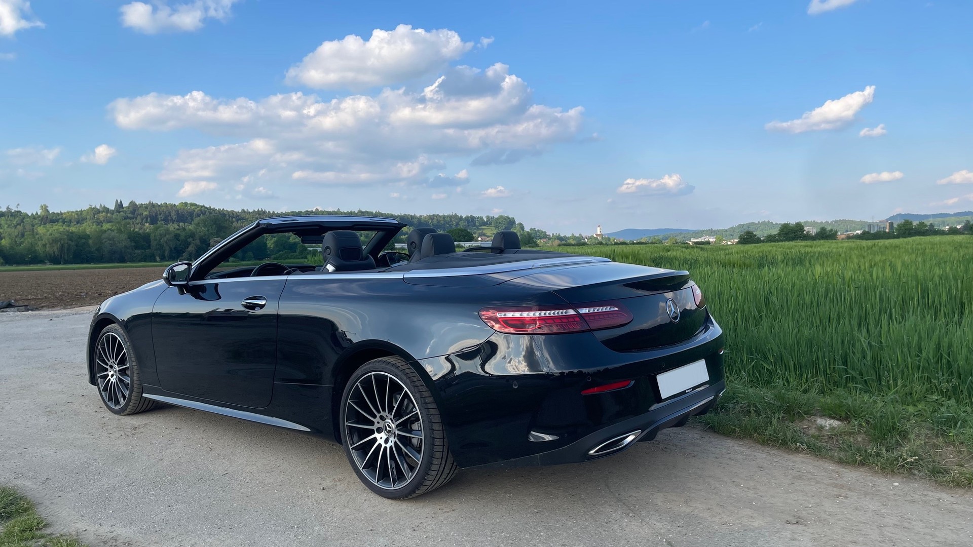 MERCEDES-BENZ E 200 Cabriolet 4Matic AMG Line 9G-Tronic-image-3