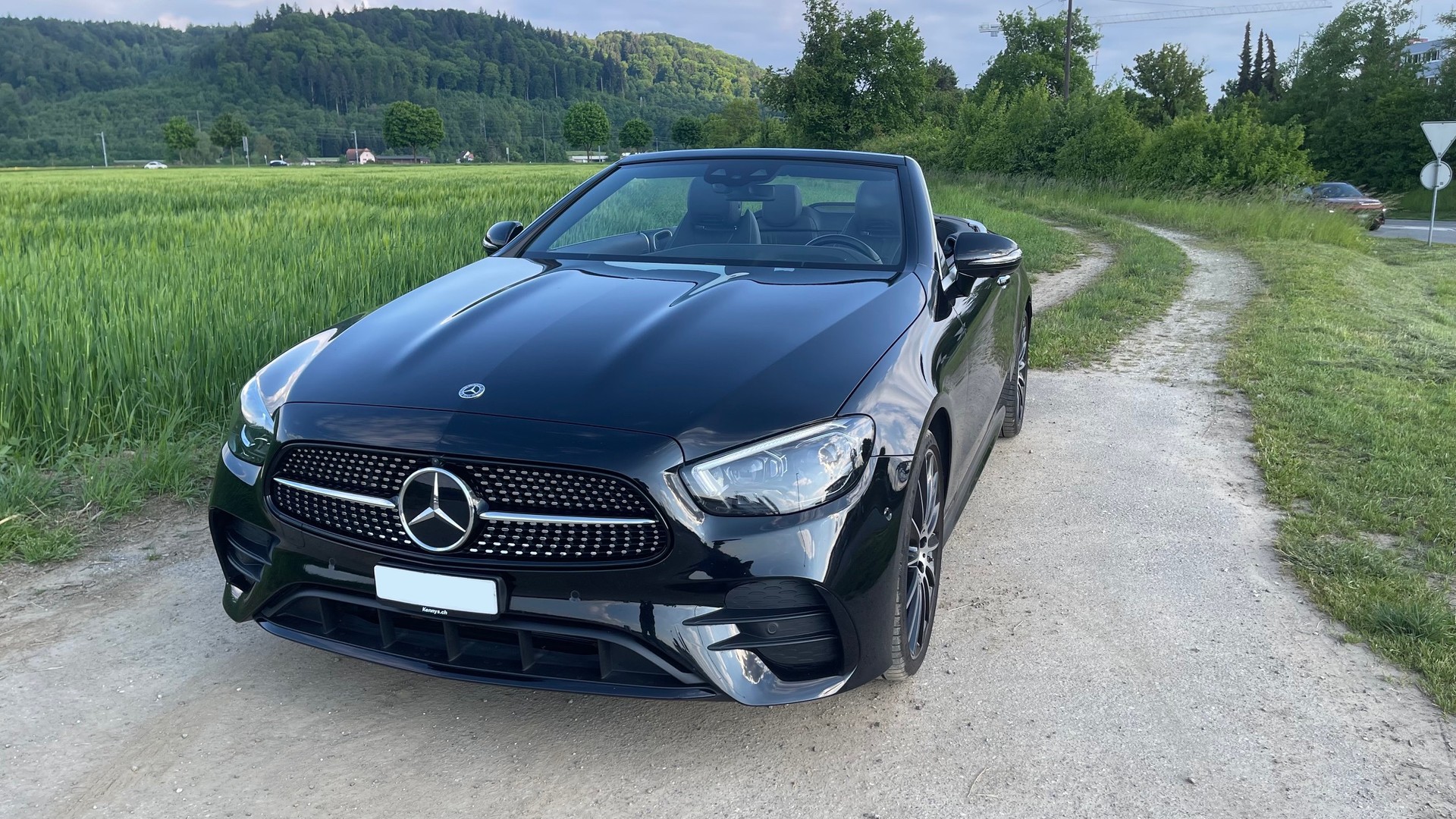 MERCEDES-BENZ E 200 Cabriolet 4Matic AMG Line 9G-Tronic-image-5