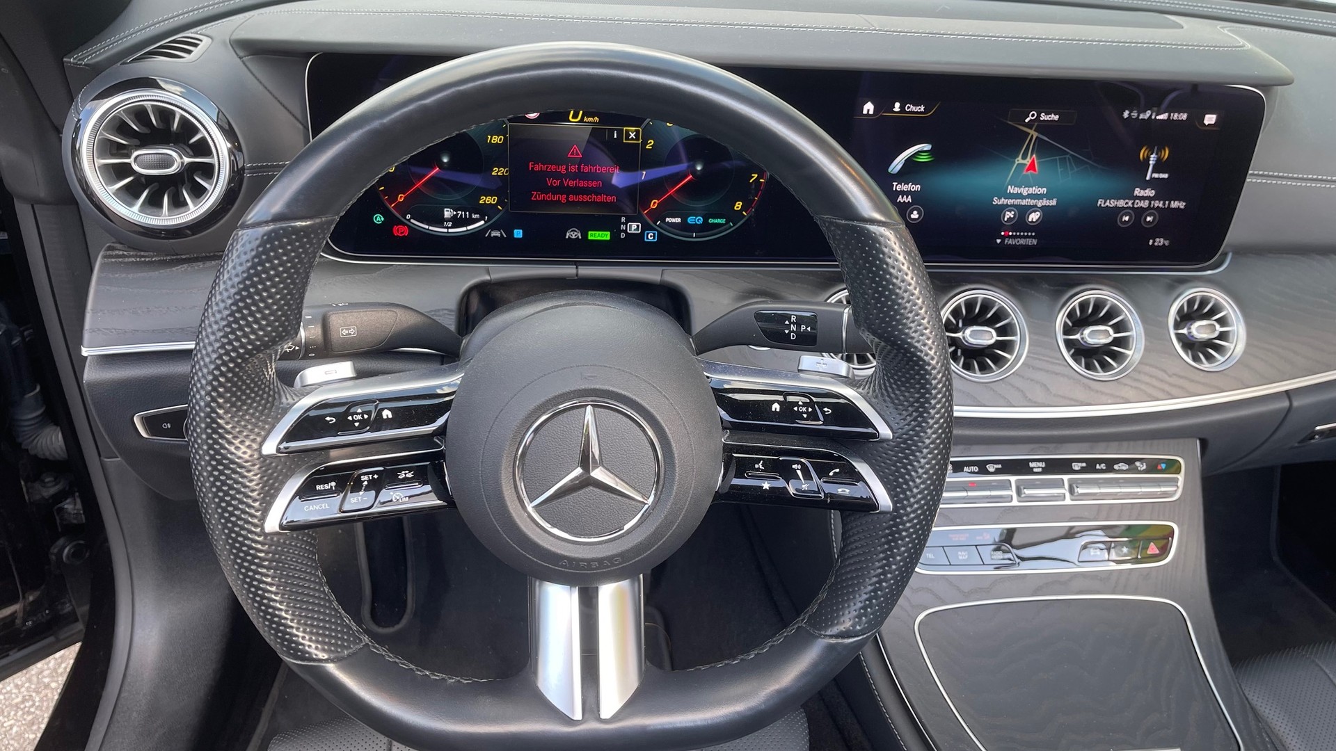 MERCEDES-BENZ E 200 Cabriolet 4Matic AMG Line 9G-Tronic-image-6