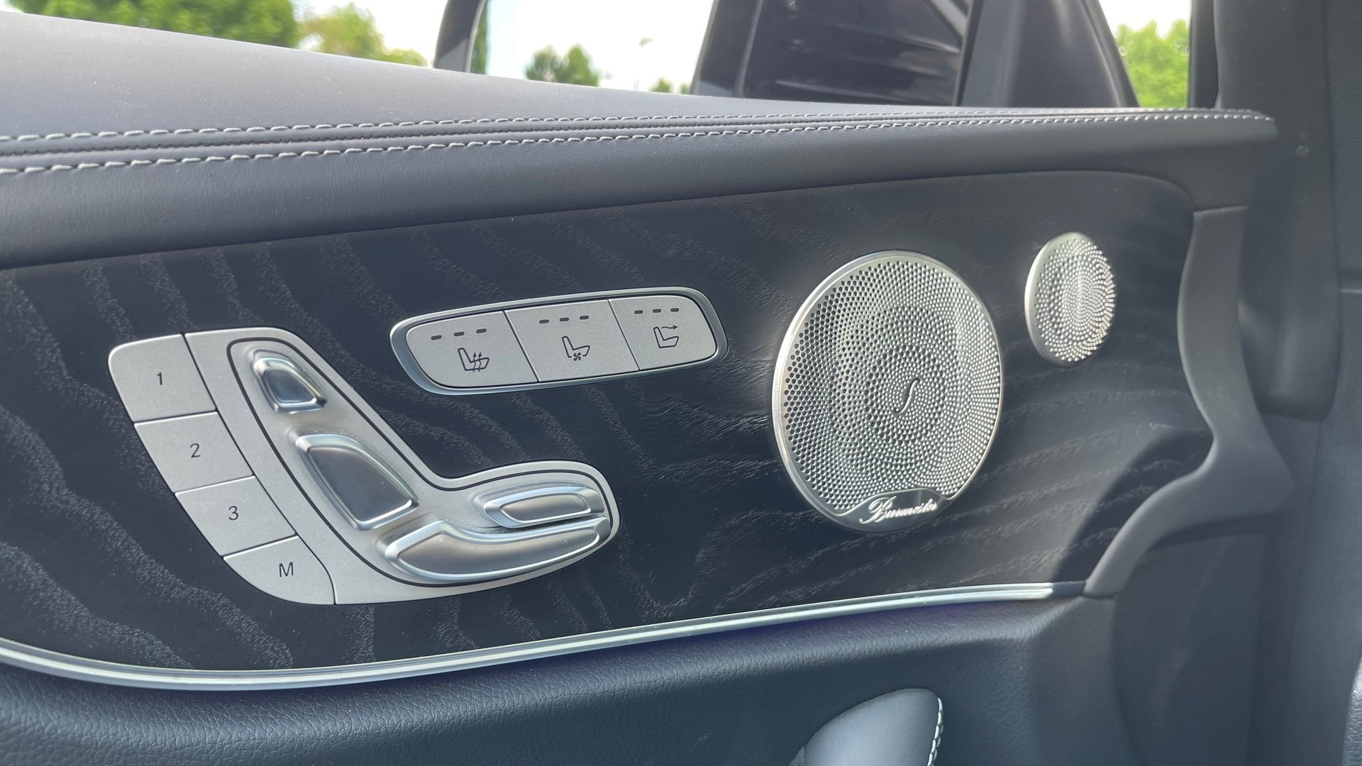 MERCEDES-BENZ E 200 Cabriolet 4Matic AMG Line 9G-Tronic-image-7