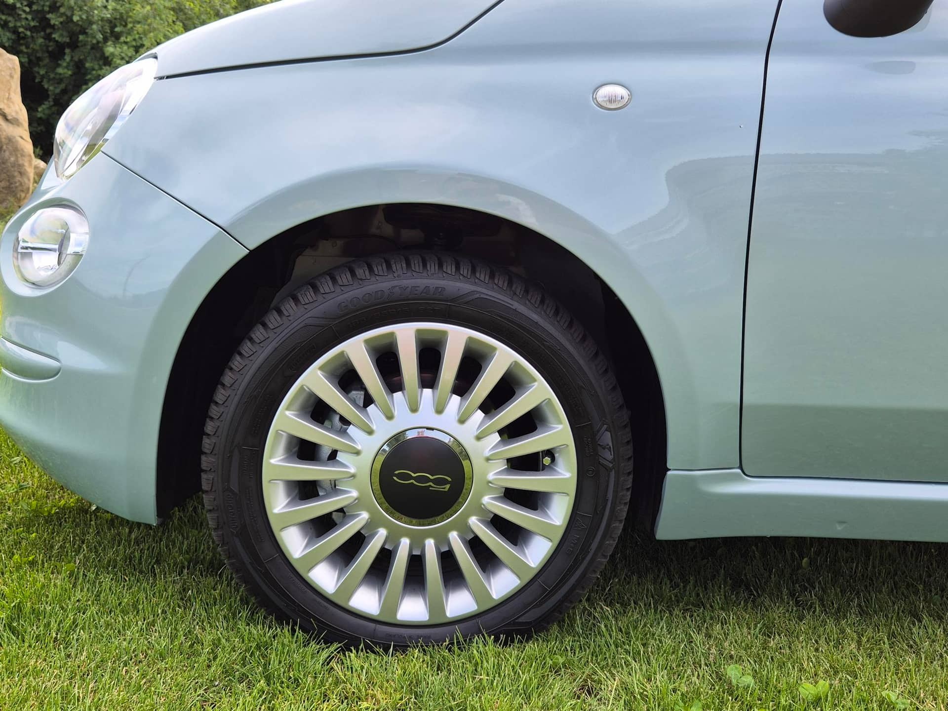 FIAT 500 1 . 0 Hybrid Swiss Edition-image-2