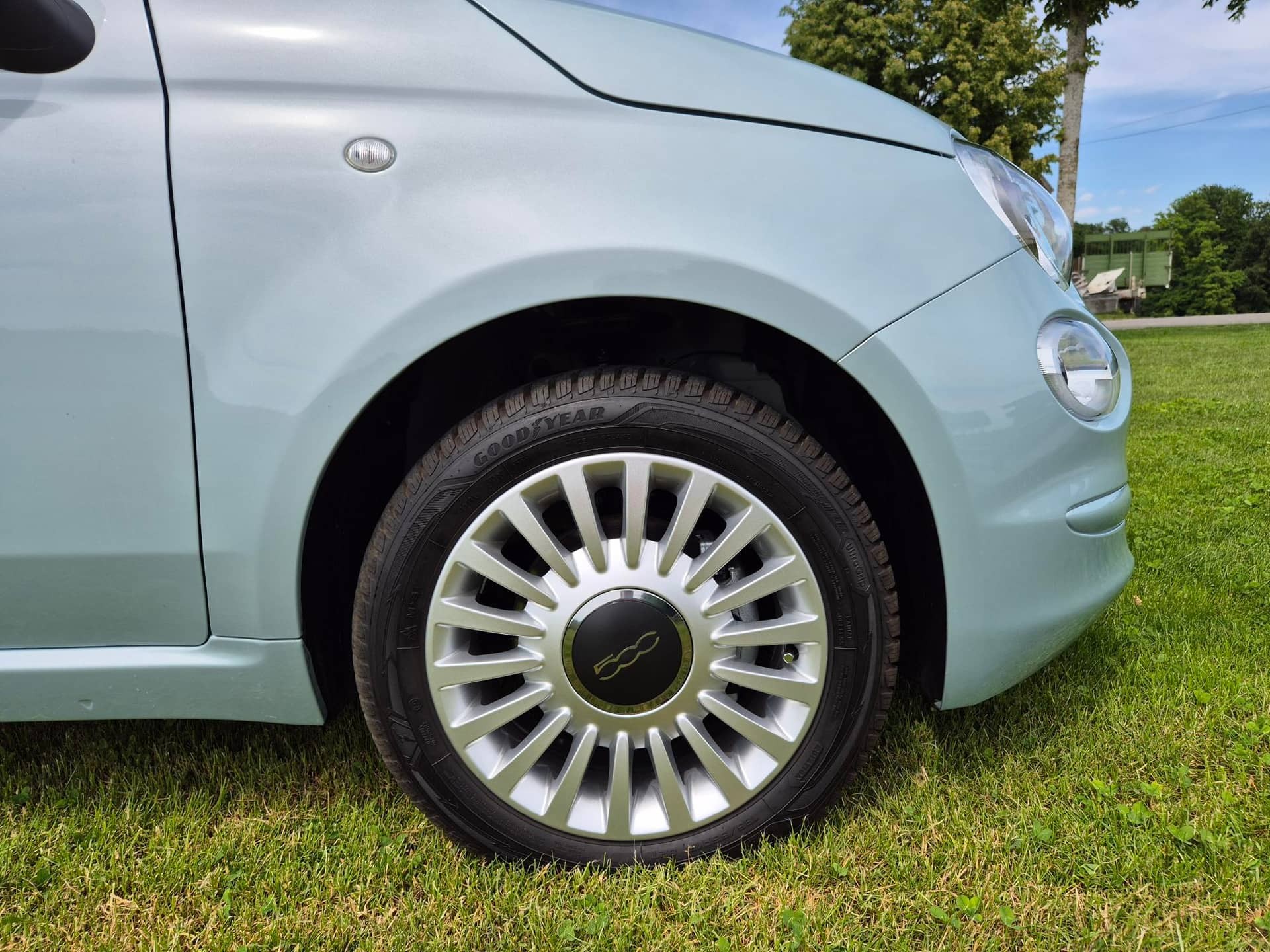 FIAT 500 1 . 0 Hybrid Swiss Edition-image-3