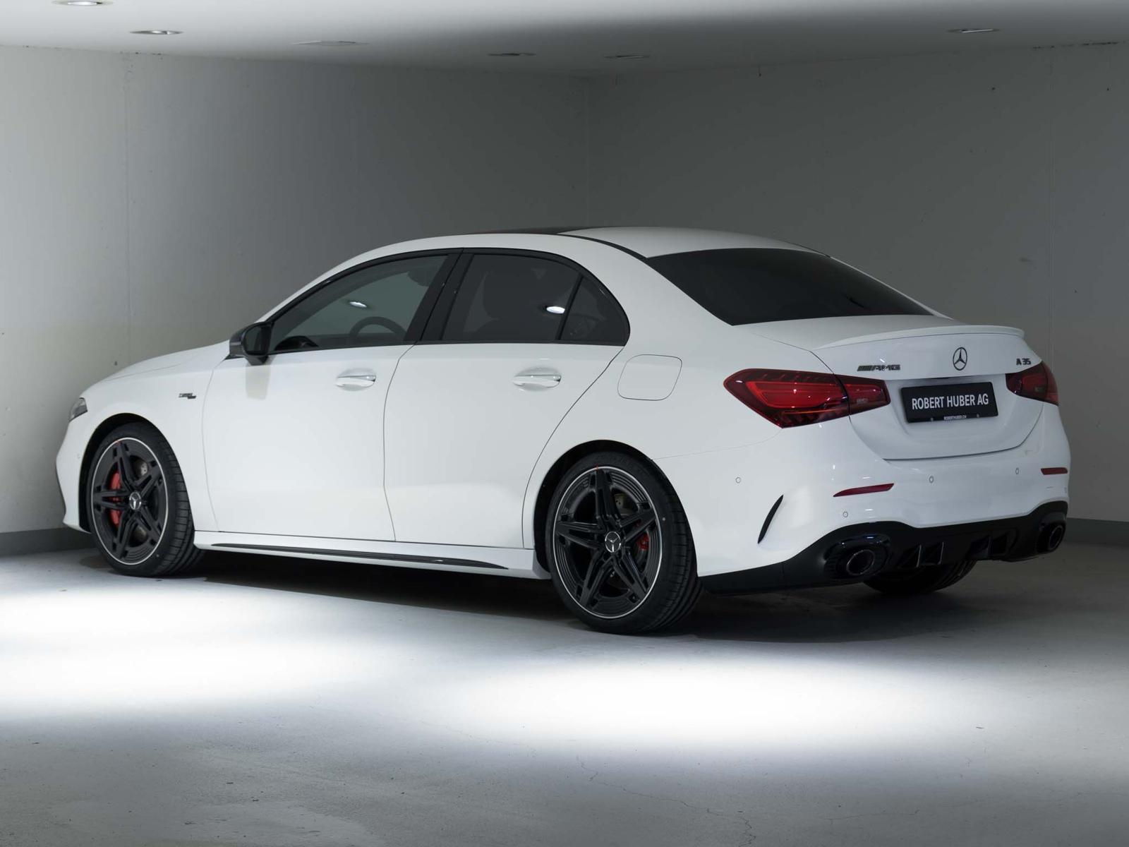 MERCEDES-BENZ A 35 AMG 4MATIC+-image-4