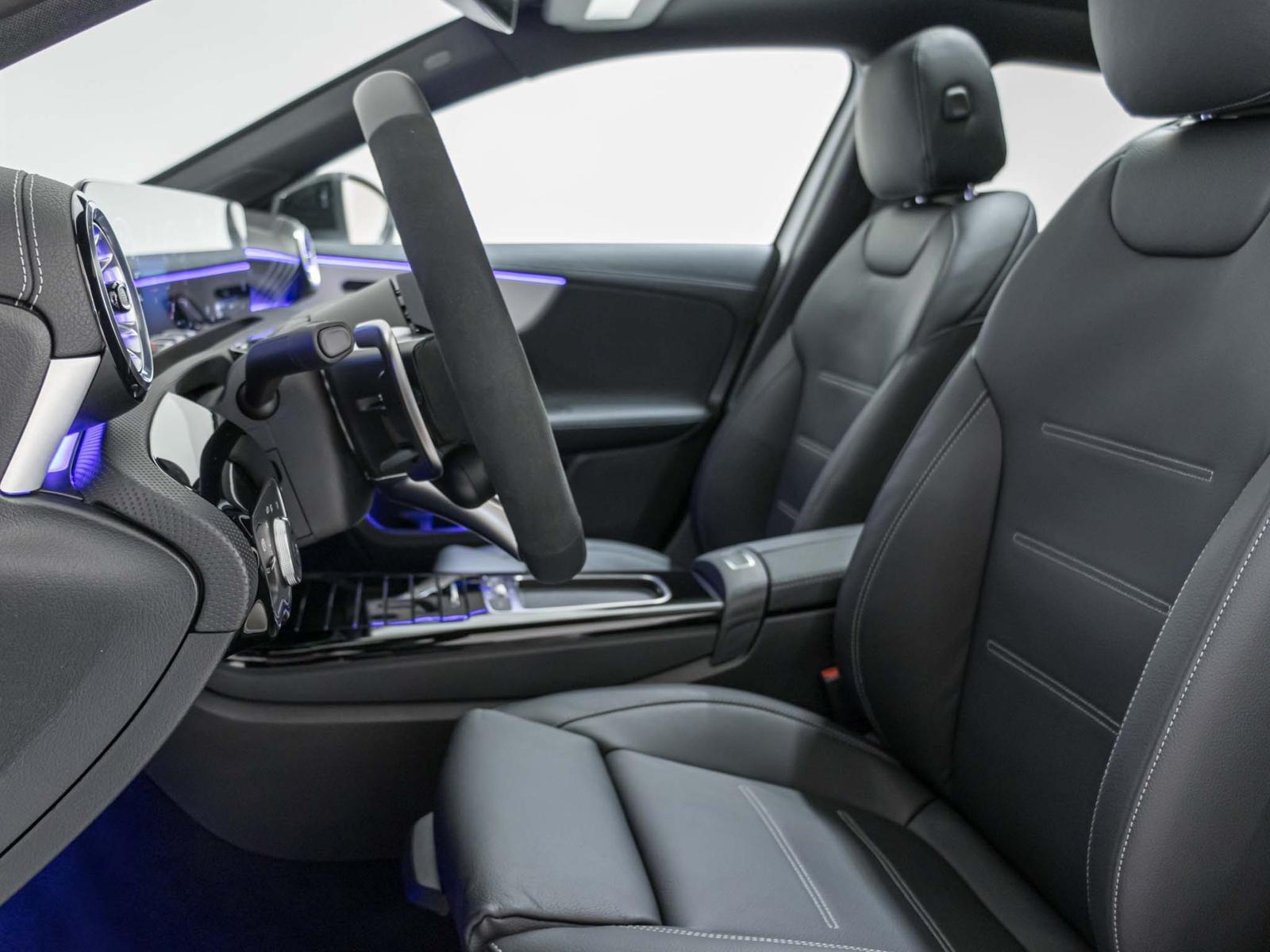 MERCEDES-BENZ A 35 AMG 4MATIC+-image-7